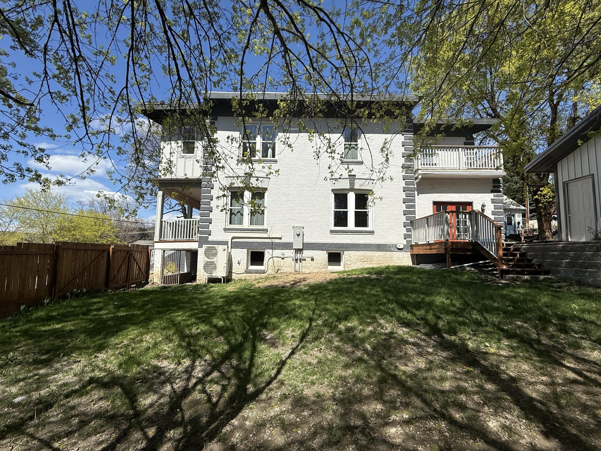 
                        Property photograph at
                        640 N ELM ST
                      