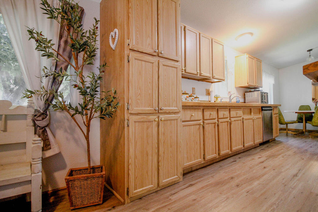 
                        Property photograph at
                        686 OLD ARDEN #38 HWY
                      