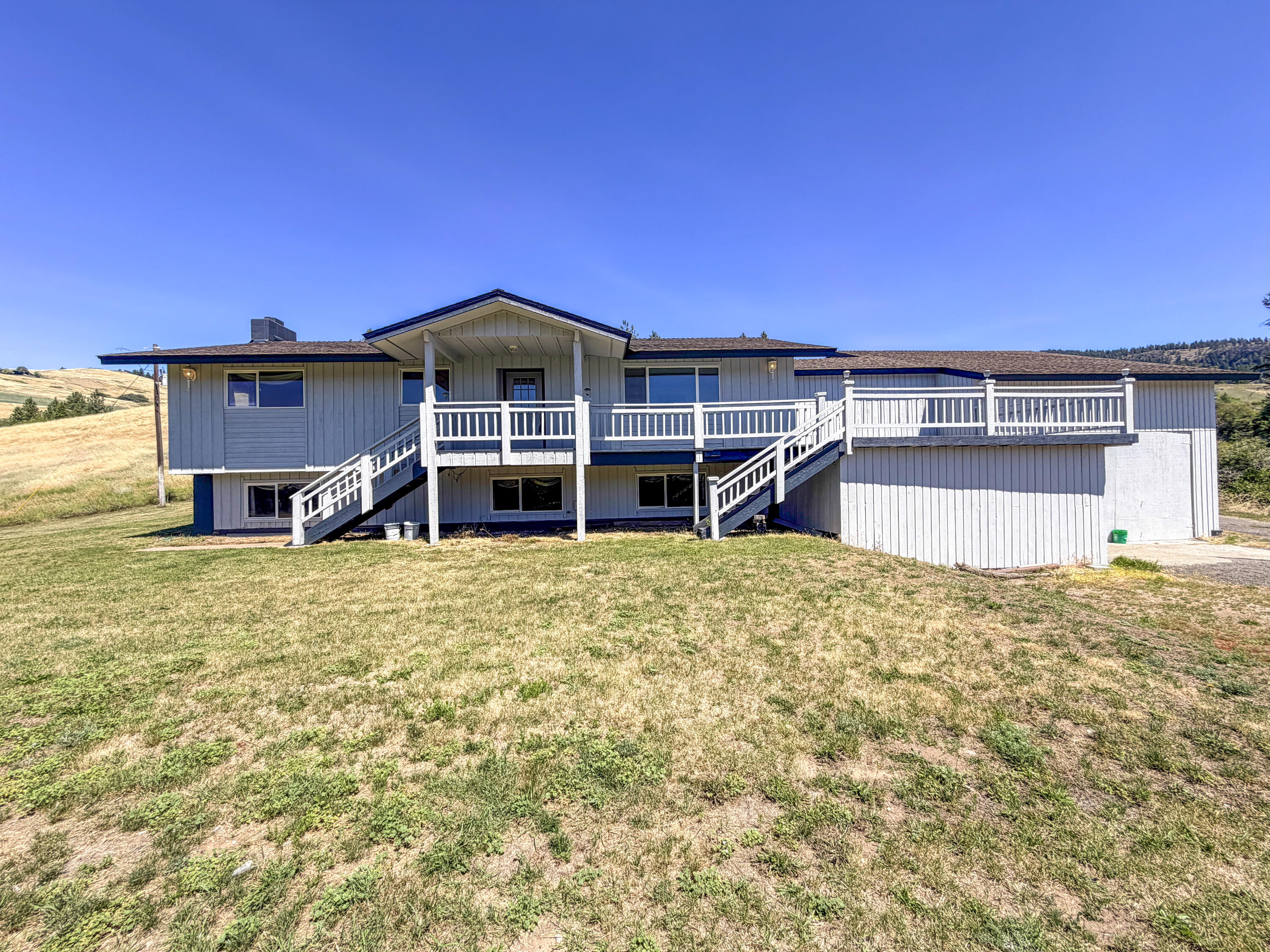 
                        Property photograph at
                        598 N HWY 395
                      