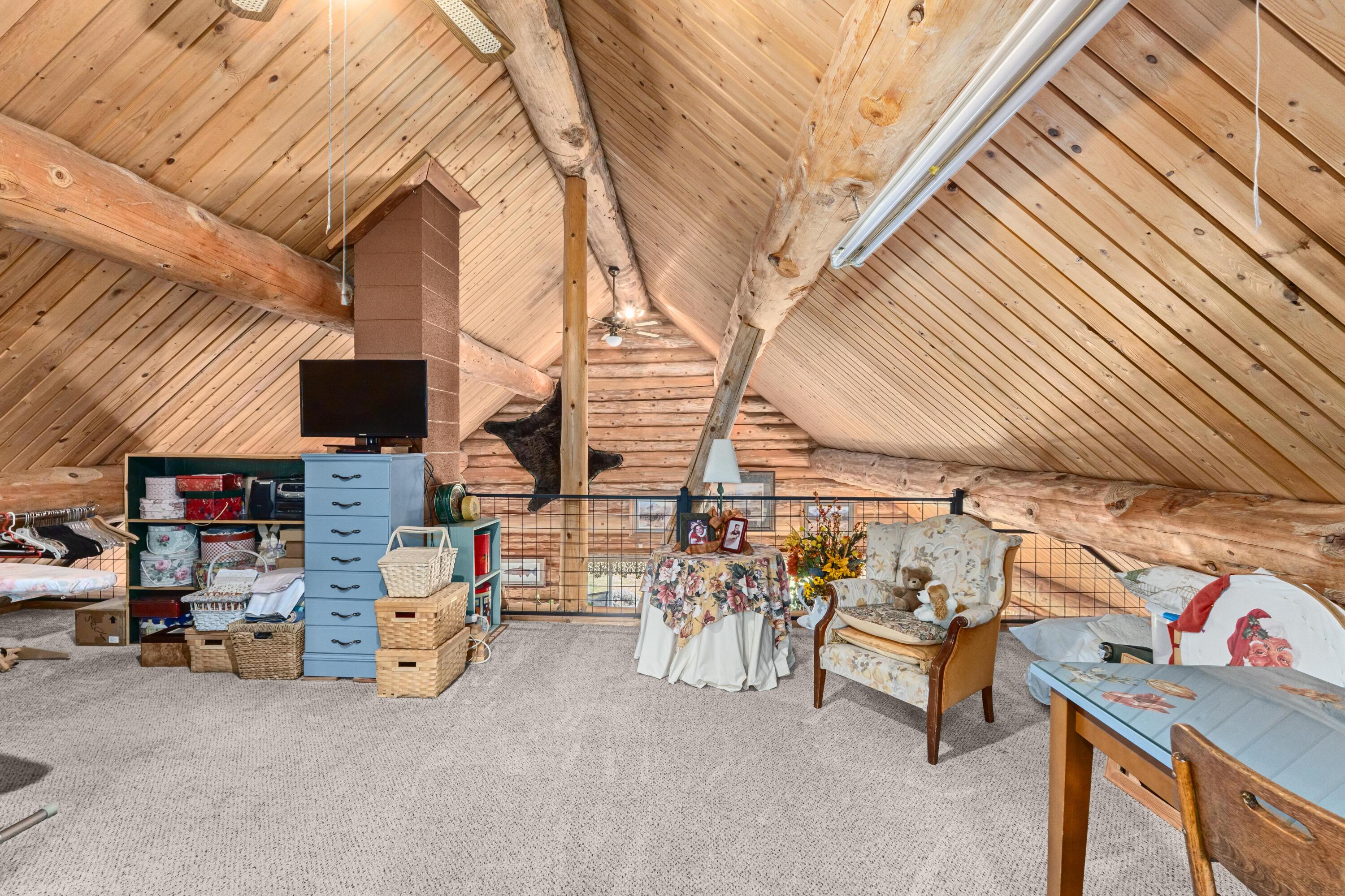 
                        Property photograph at
                        1114 N STOHR RD
                      