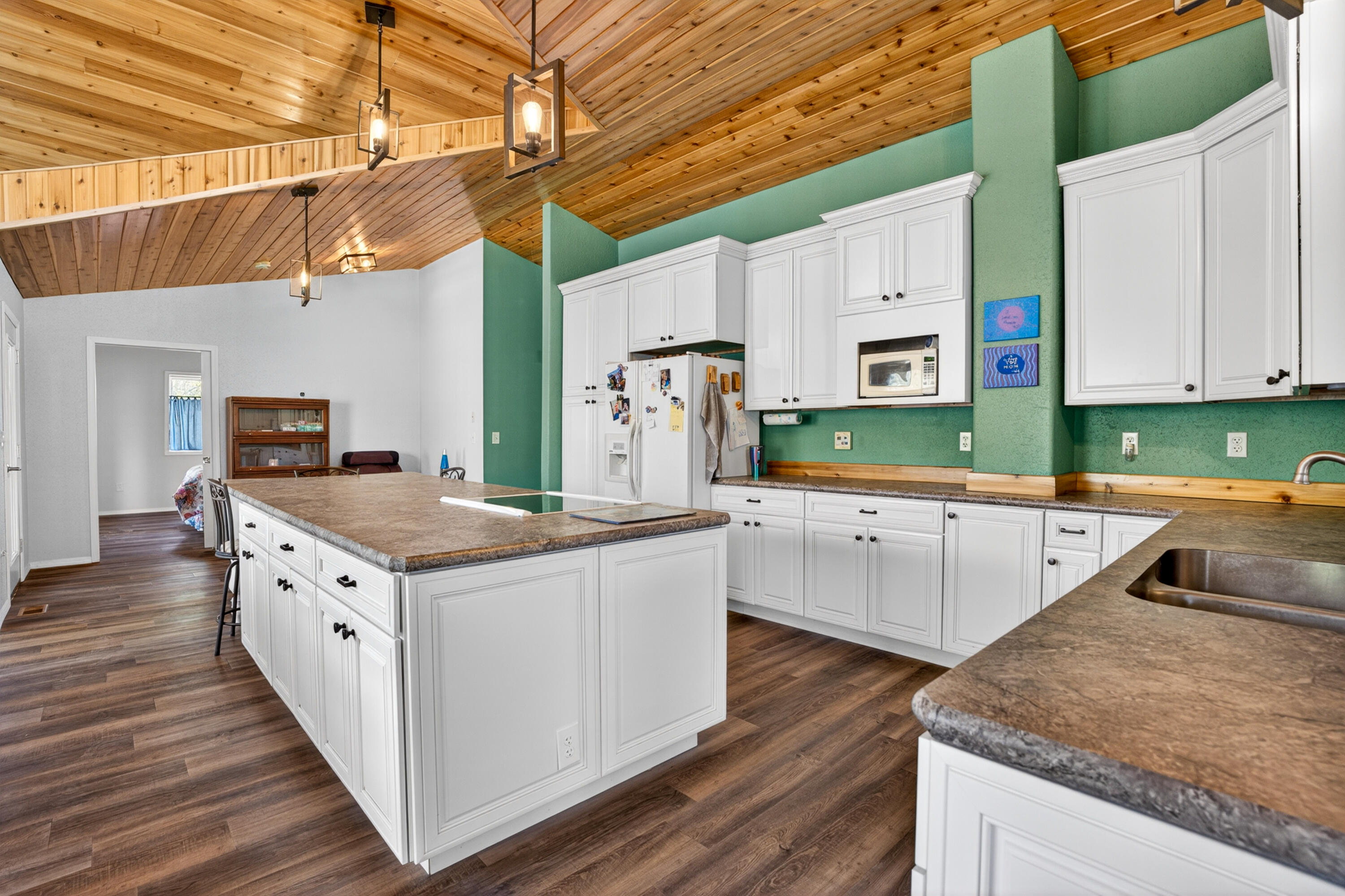 
                        Property photograph at
                        927 MISSION LAKE RD
                      
