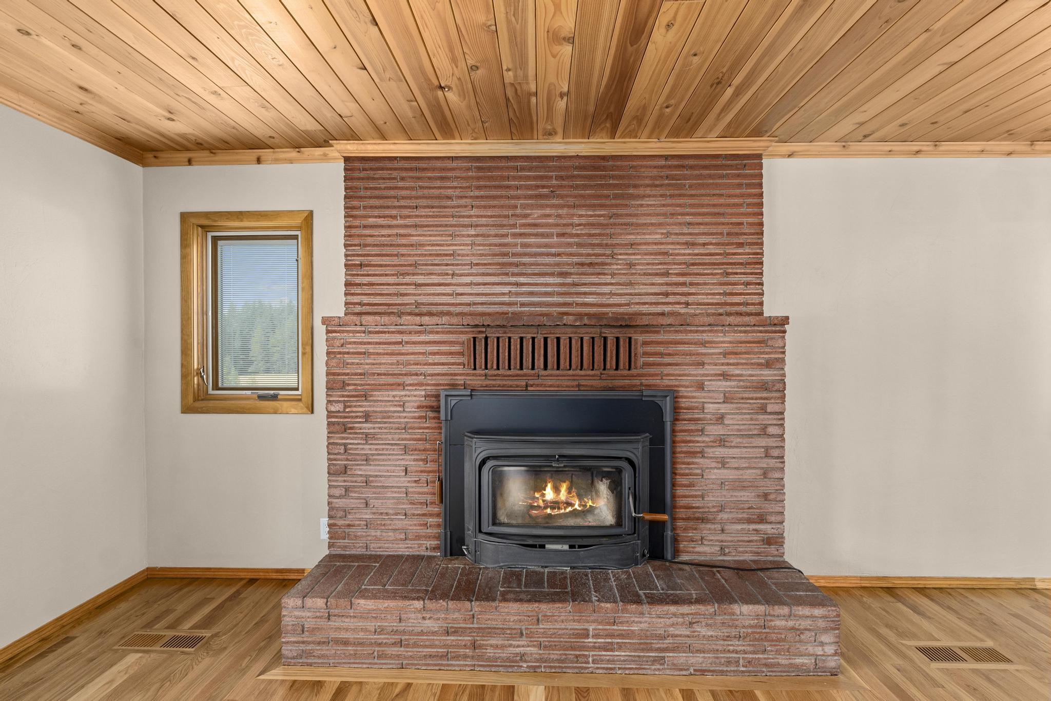 
                        Property photograph at
                        1381 LITTLE TWIN LAKES RD
                      