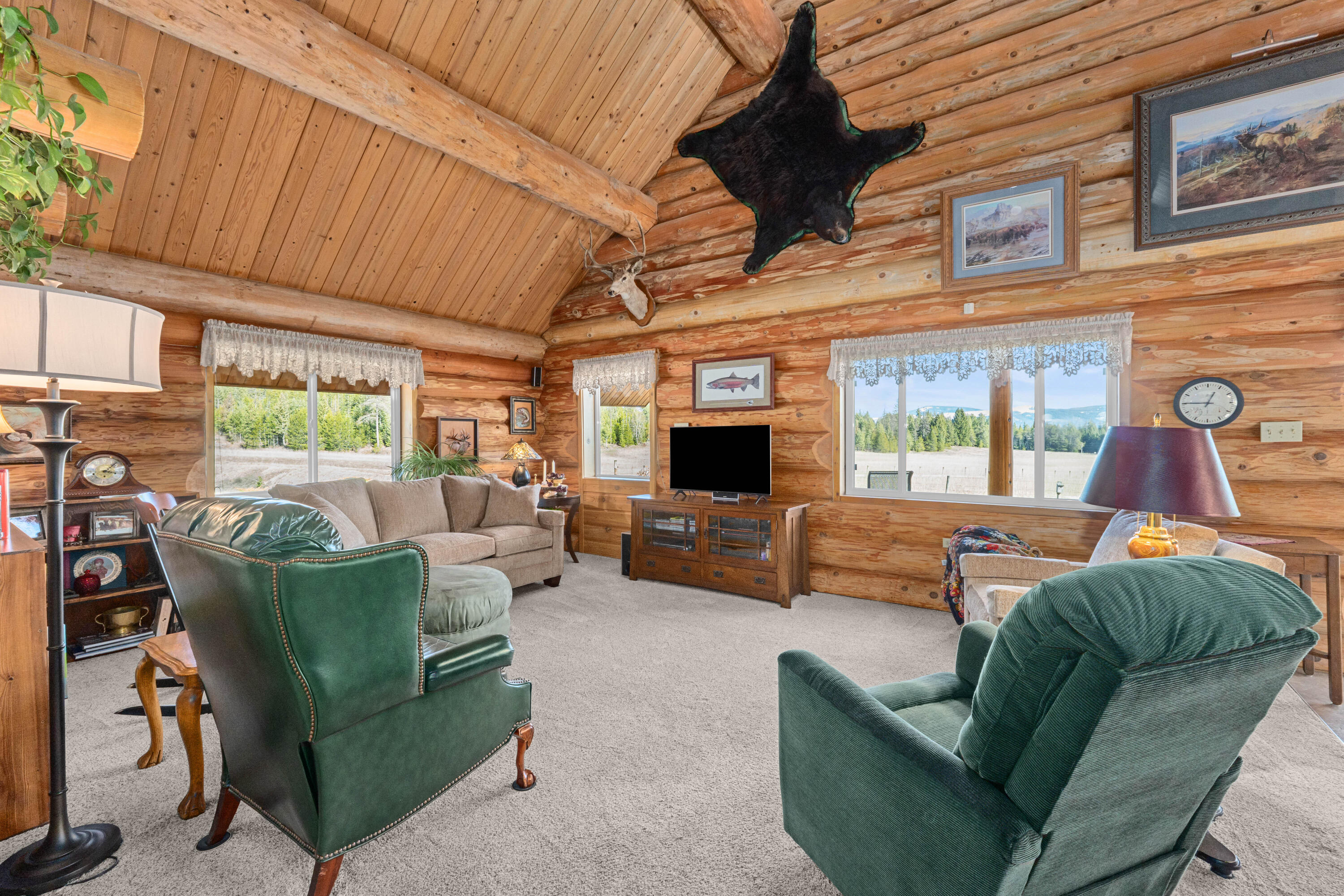 
                        Property photograph at
                        1114 N STOHR RD
                      