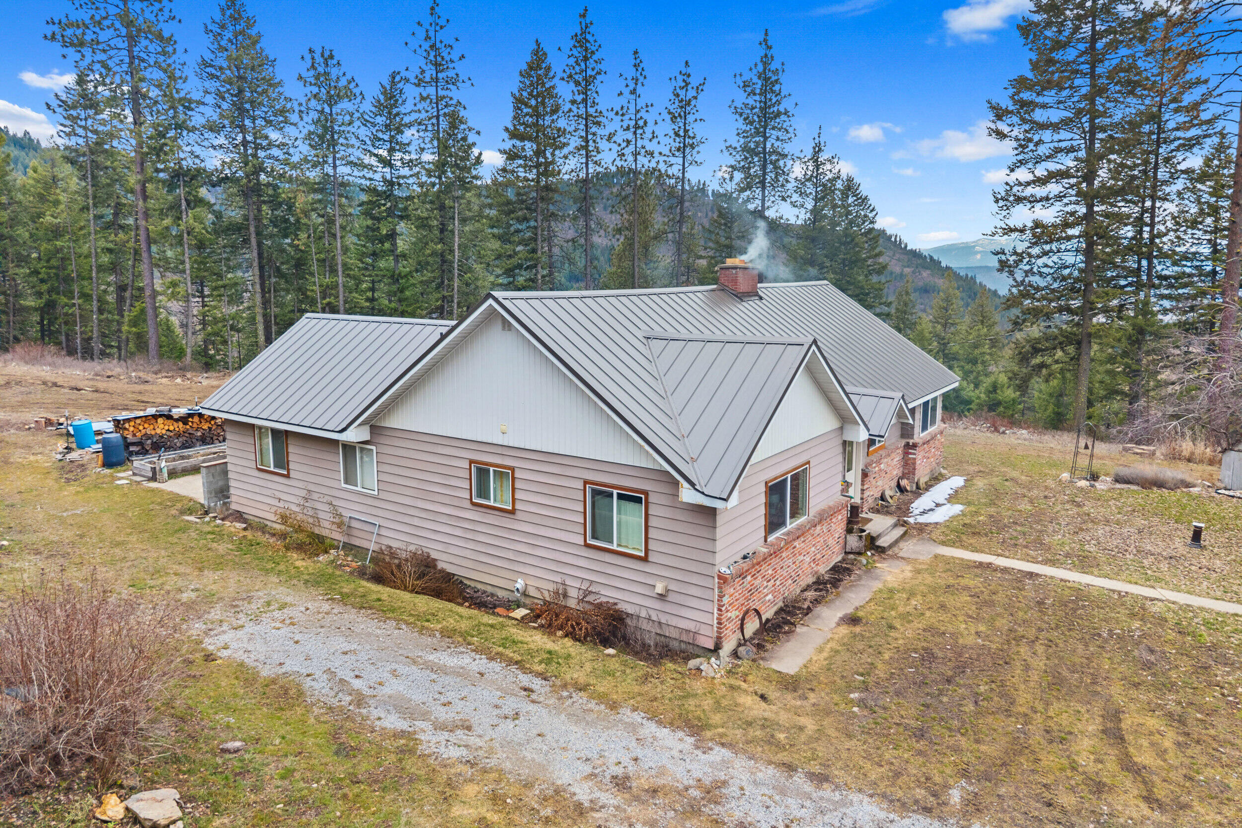 
                        Property photograph at
                        2852 HORSESHOE LAKE RD
                      