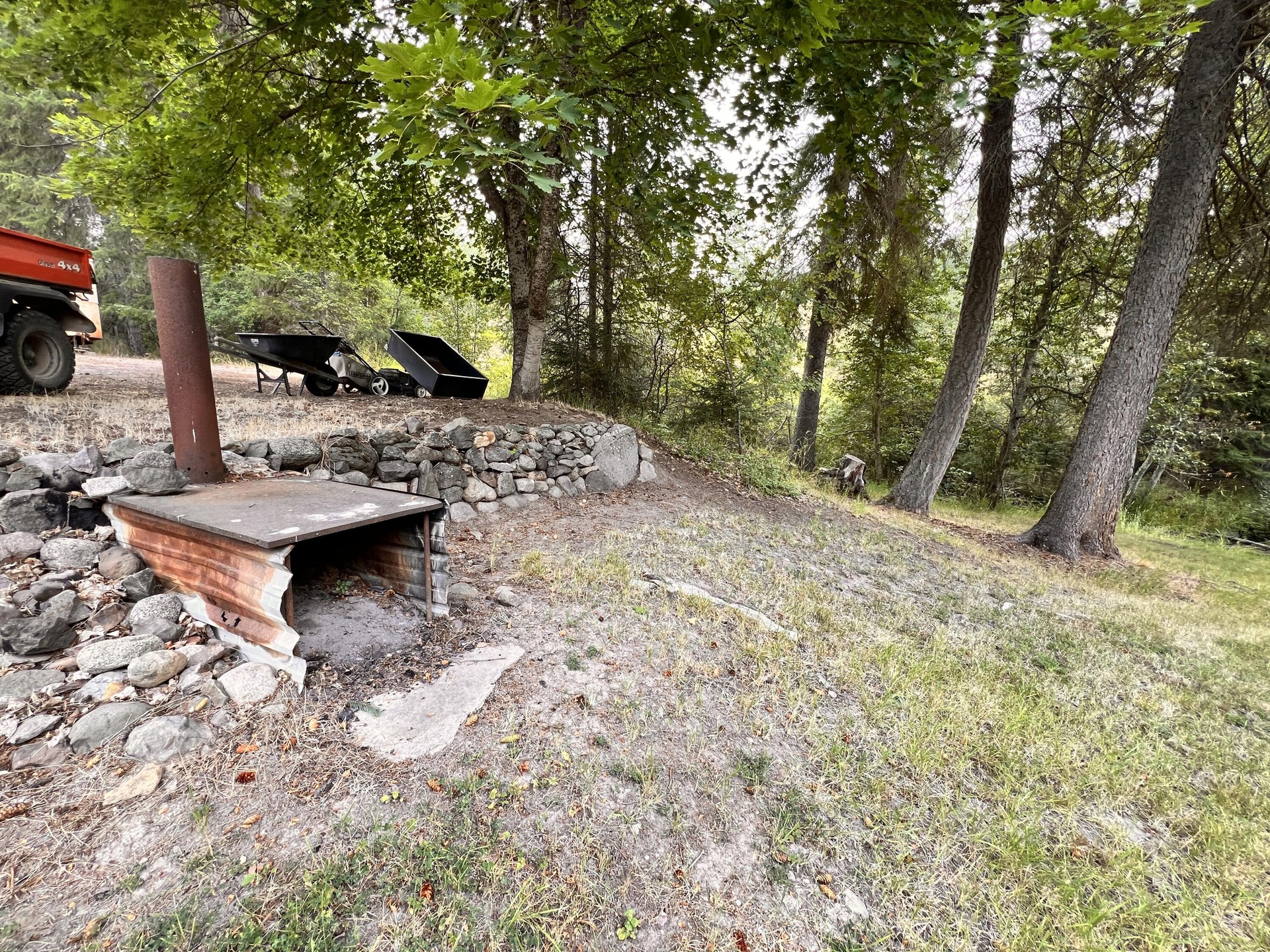 
                        Property photograph at
                        5 VISTA DR
                      