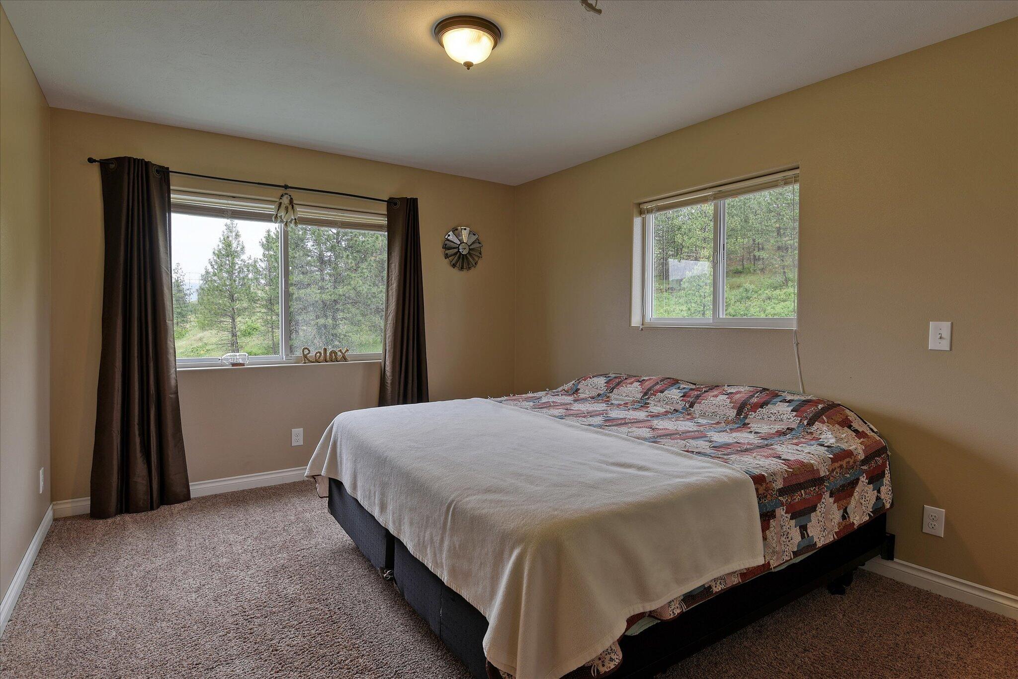 
                        Property photograph at
                        419 US-395 S
                      