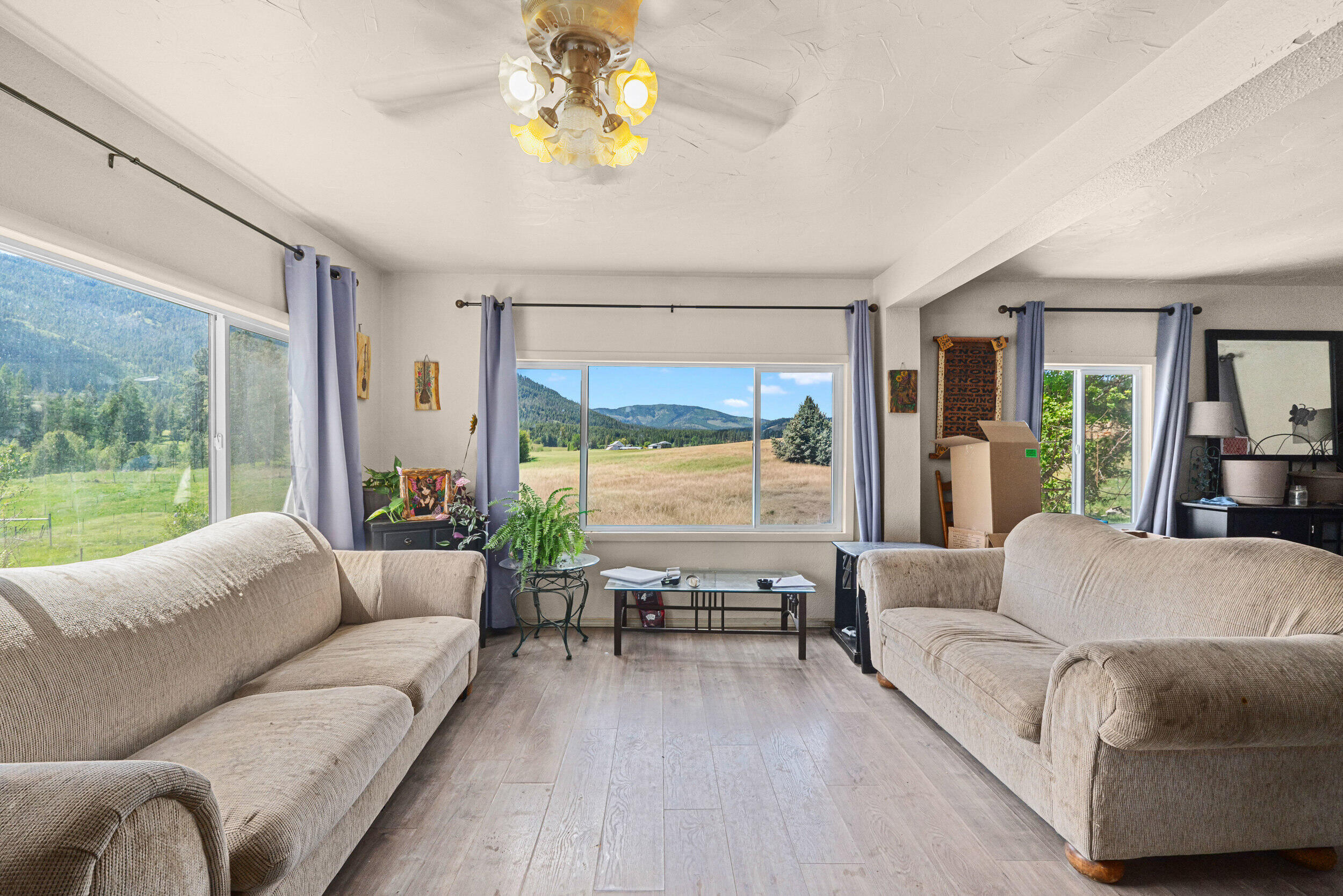 
                        Property photograph at
                        2083 MARBLE VALLEY-BASIN RD
                      