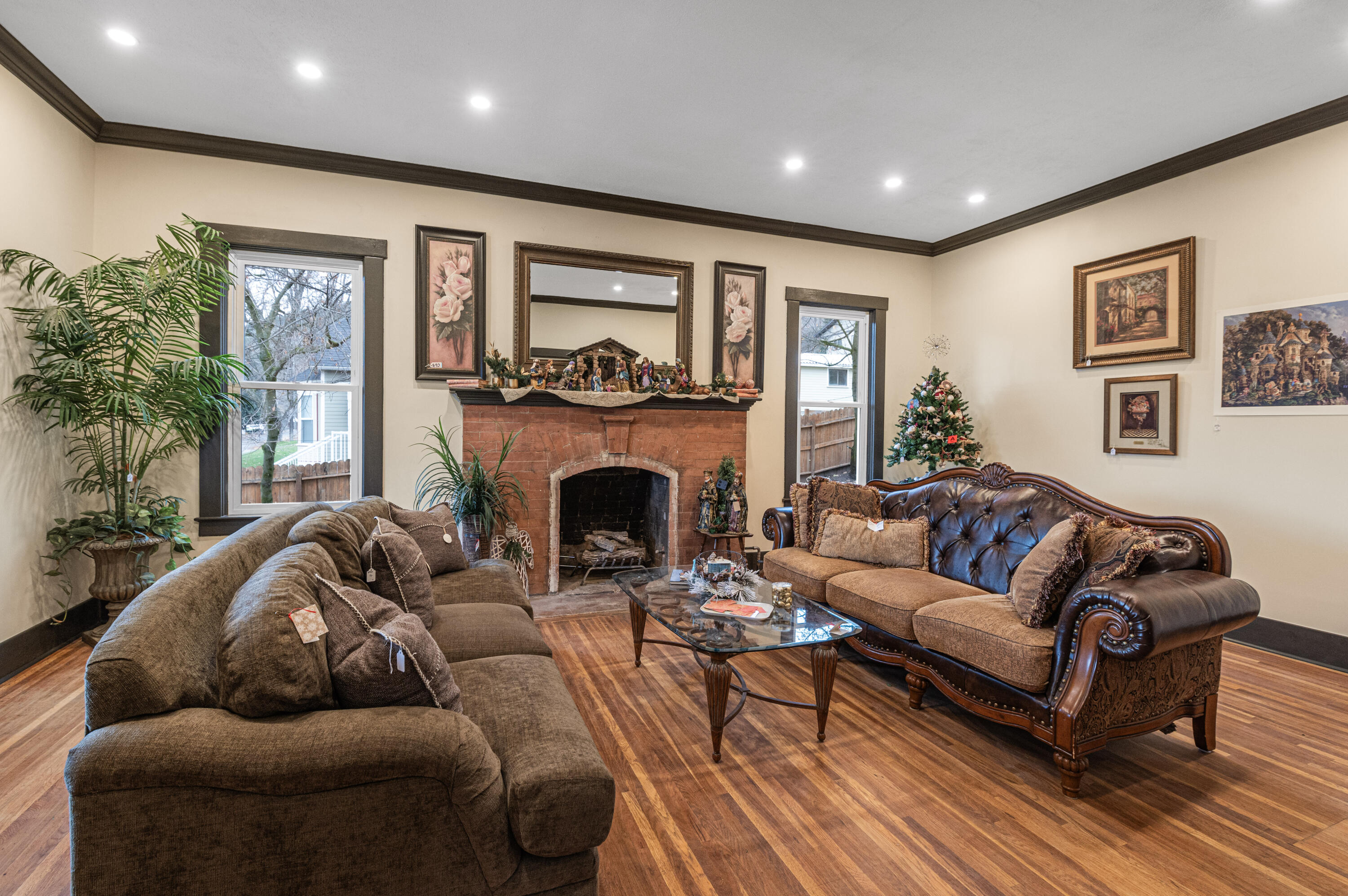 
                        Property photograph at
                        640 N ELM ST
                      