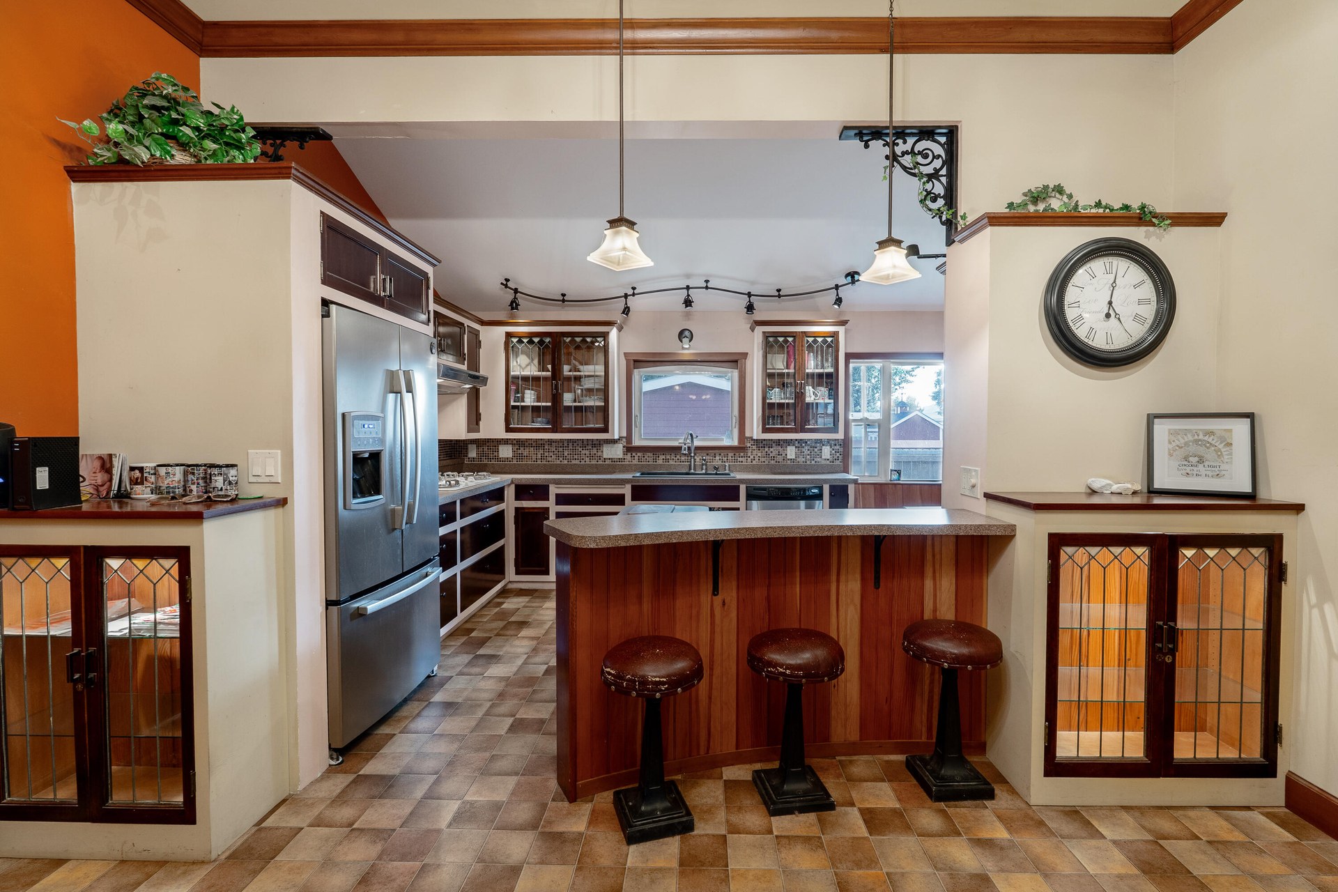 
                        Property photograph at
                        903 W KING ST
                      