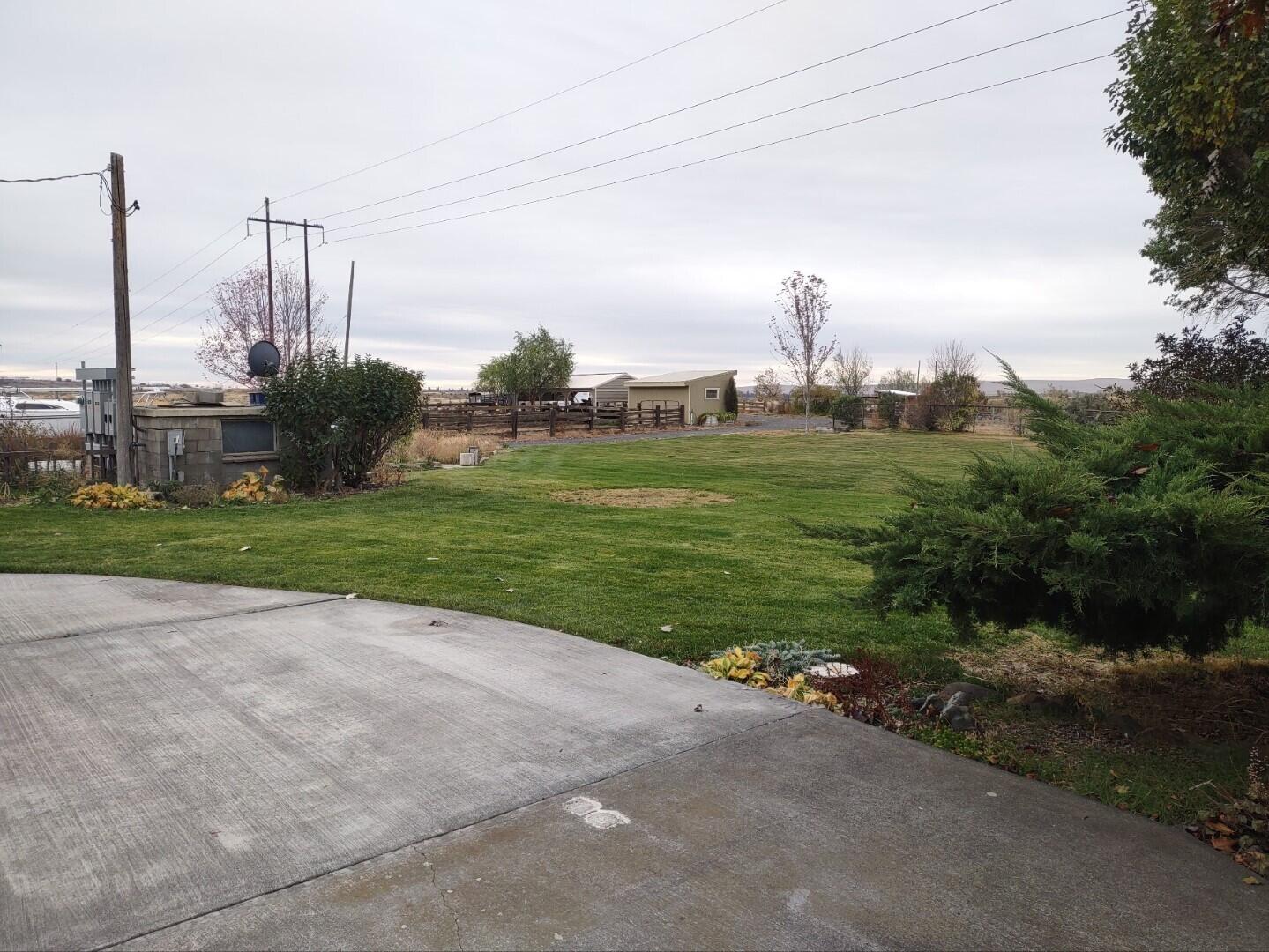 
                        Property photograph at
                        2175 W MCMANAMON RD
                      
