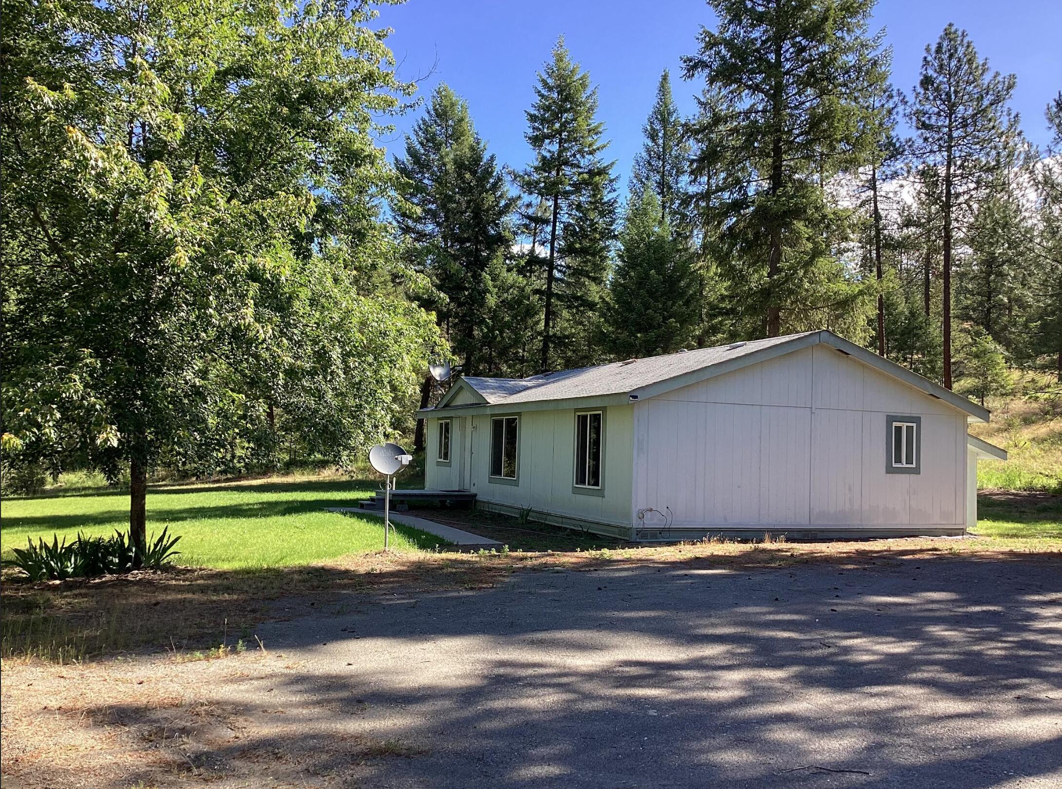 
            Exterior of
            2007 CLEMONS RD
          