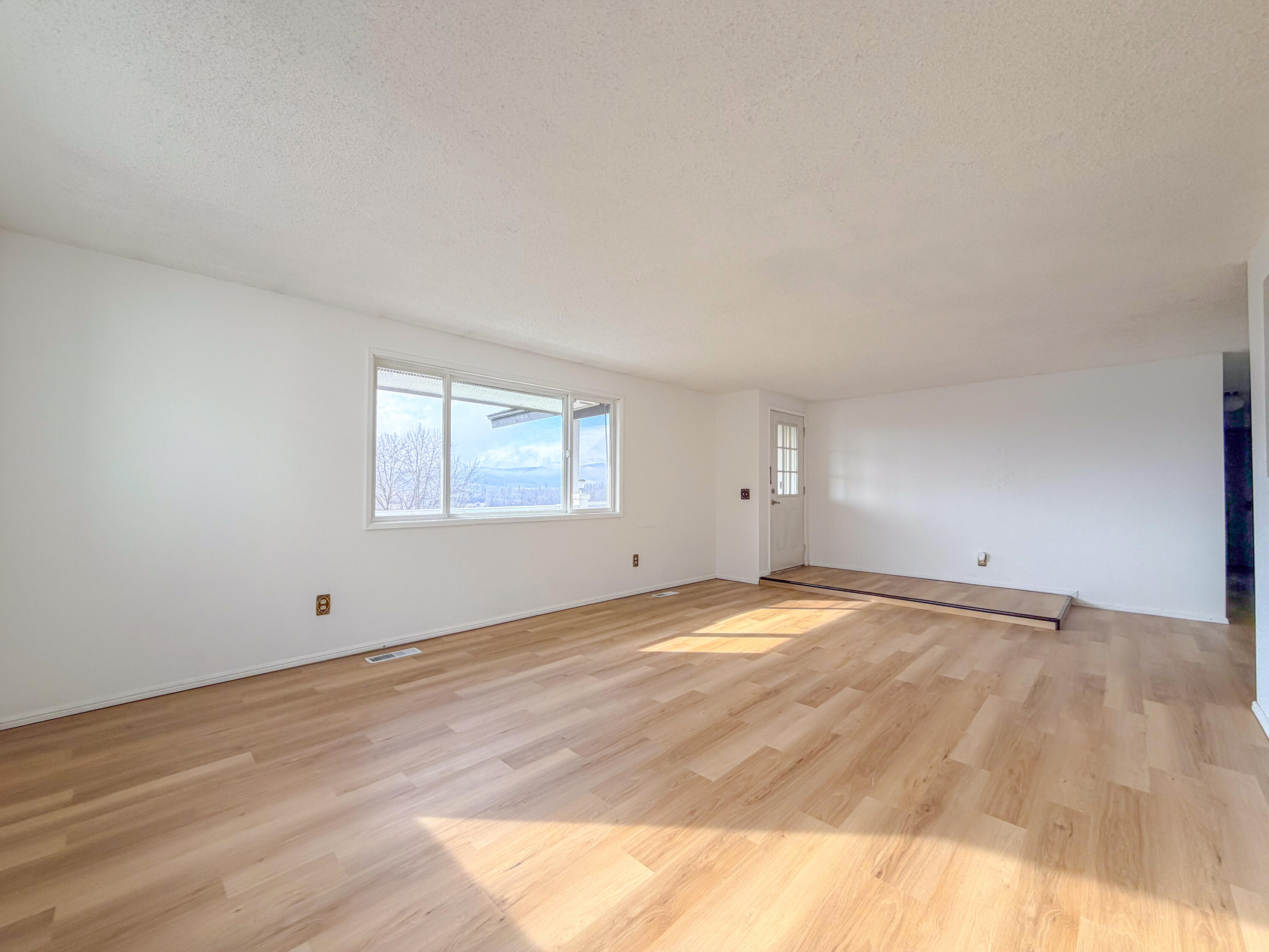 
                        Property photograph at
                        598 N HWY 395
                      