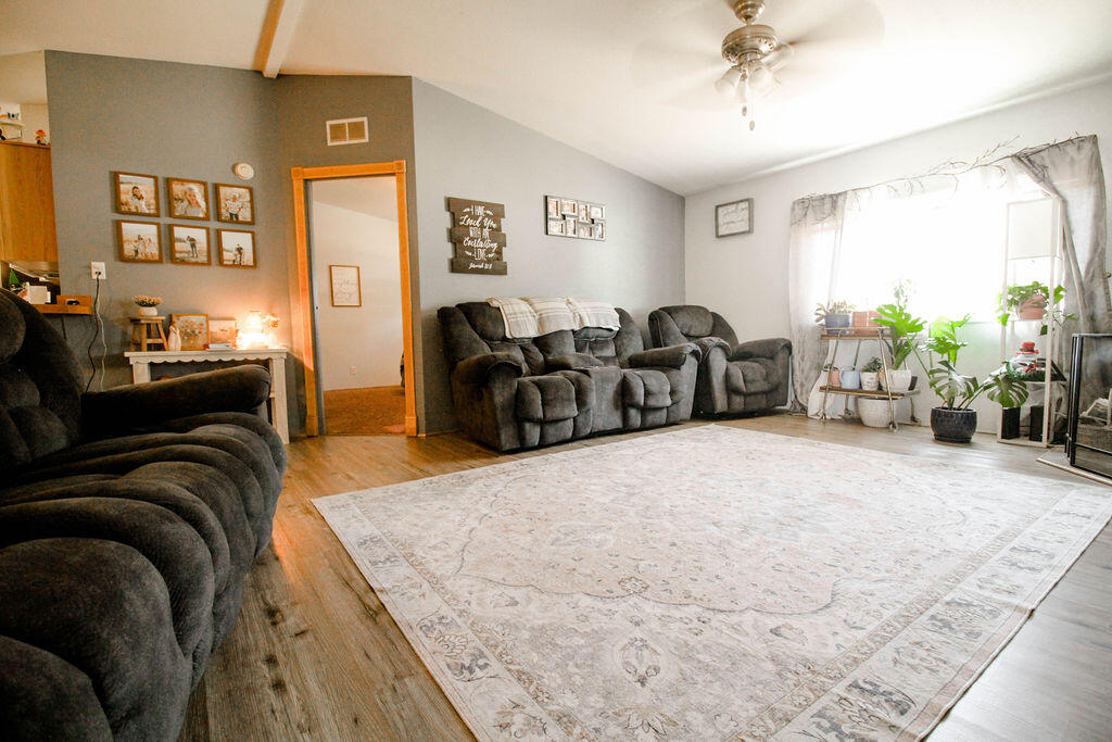 
                        Property photograph at
                        686 OLD ARDEN #38 HWY
                      