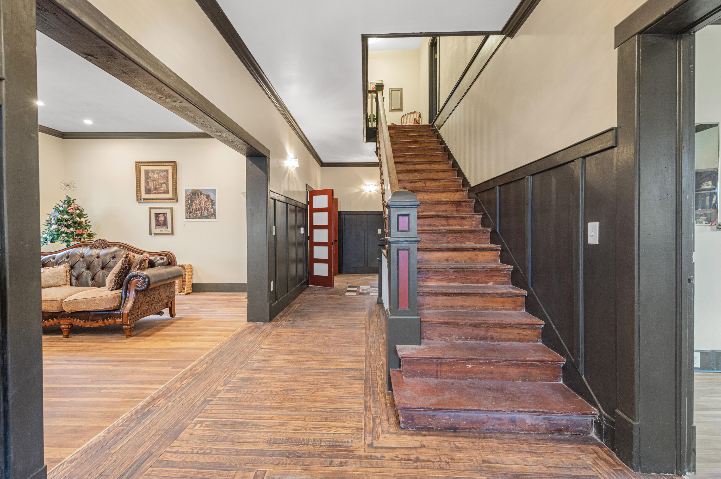 
                        Property photograph at
                        640 N ELM ST
                      