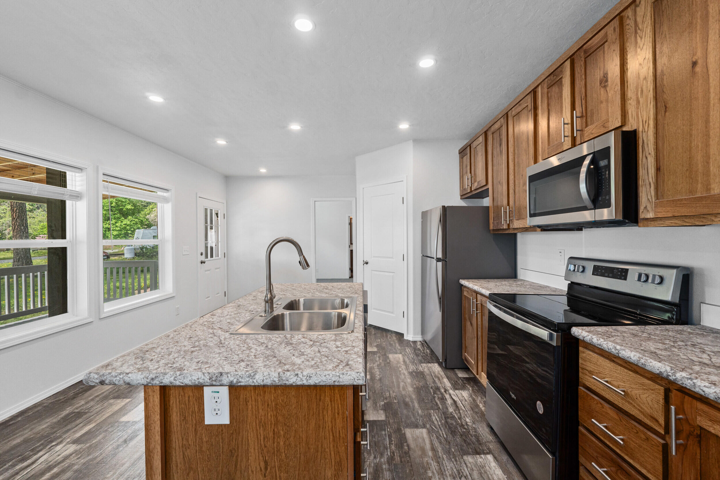 
                        Property photograph at
                        5 COLUMBIA DR
                      