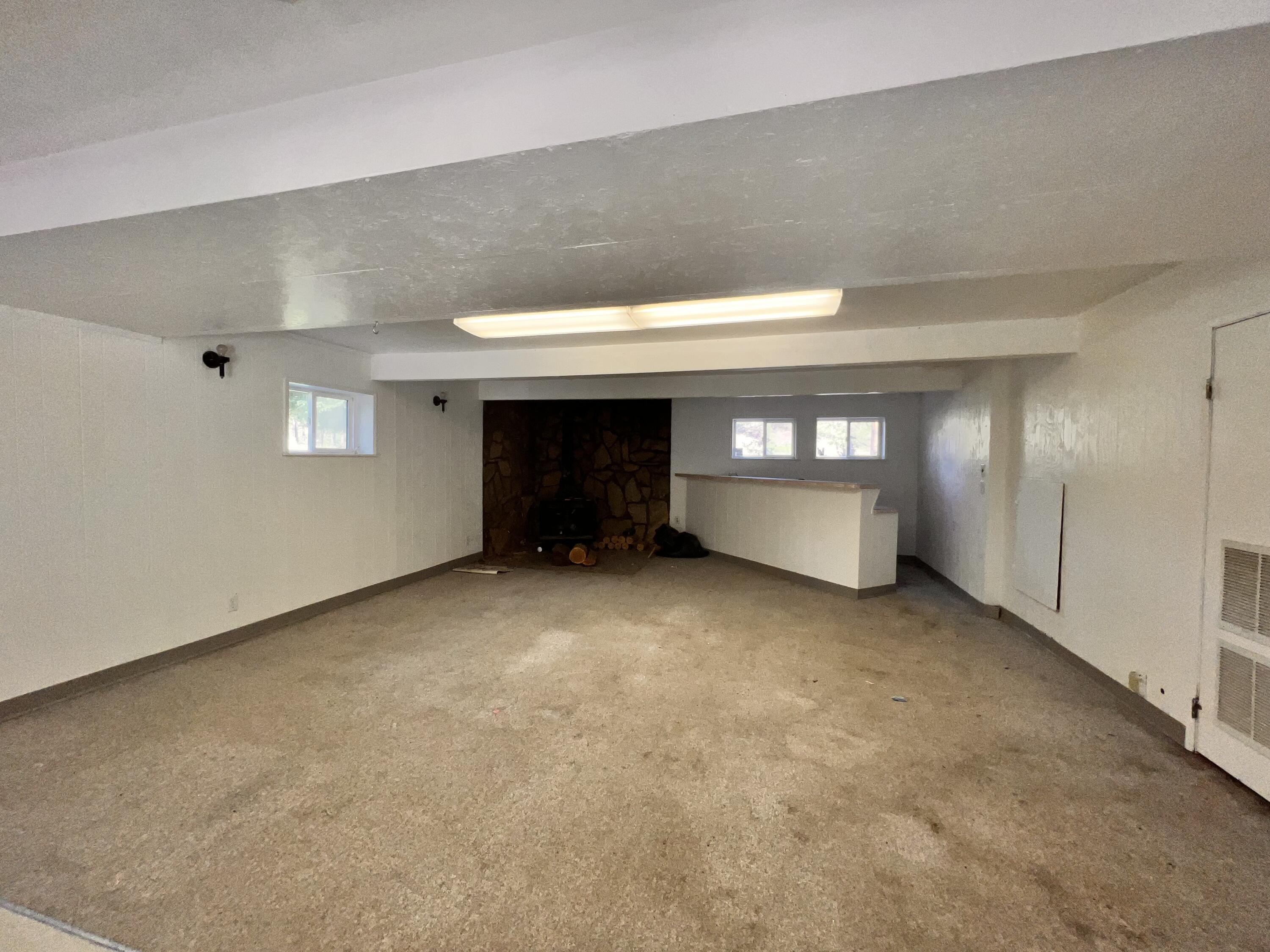 
                        Property photograph at
                        17320 HIGHWAY 21 N
                      