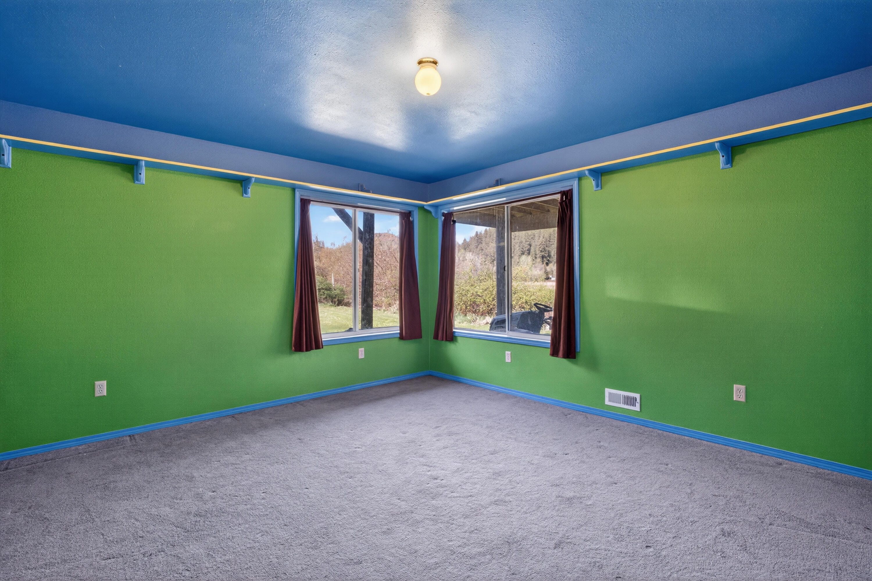 
                        Property photograph at
                        927 MISSION LAKE RD
                      