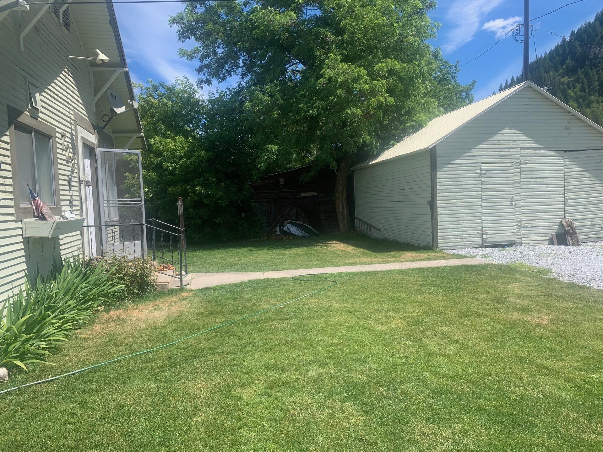 
                        Property photograph at
                        723 SUMMIT AVE
                      