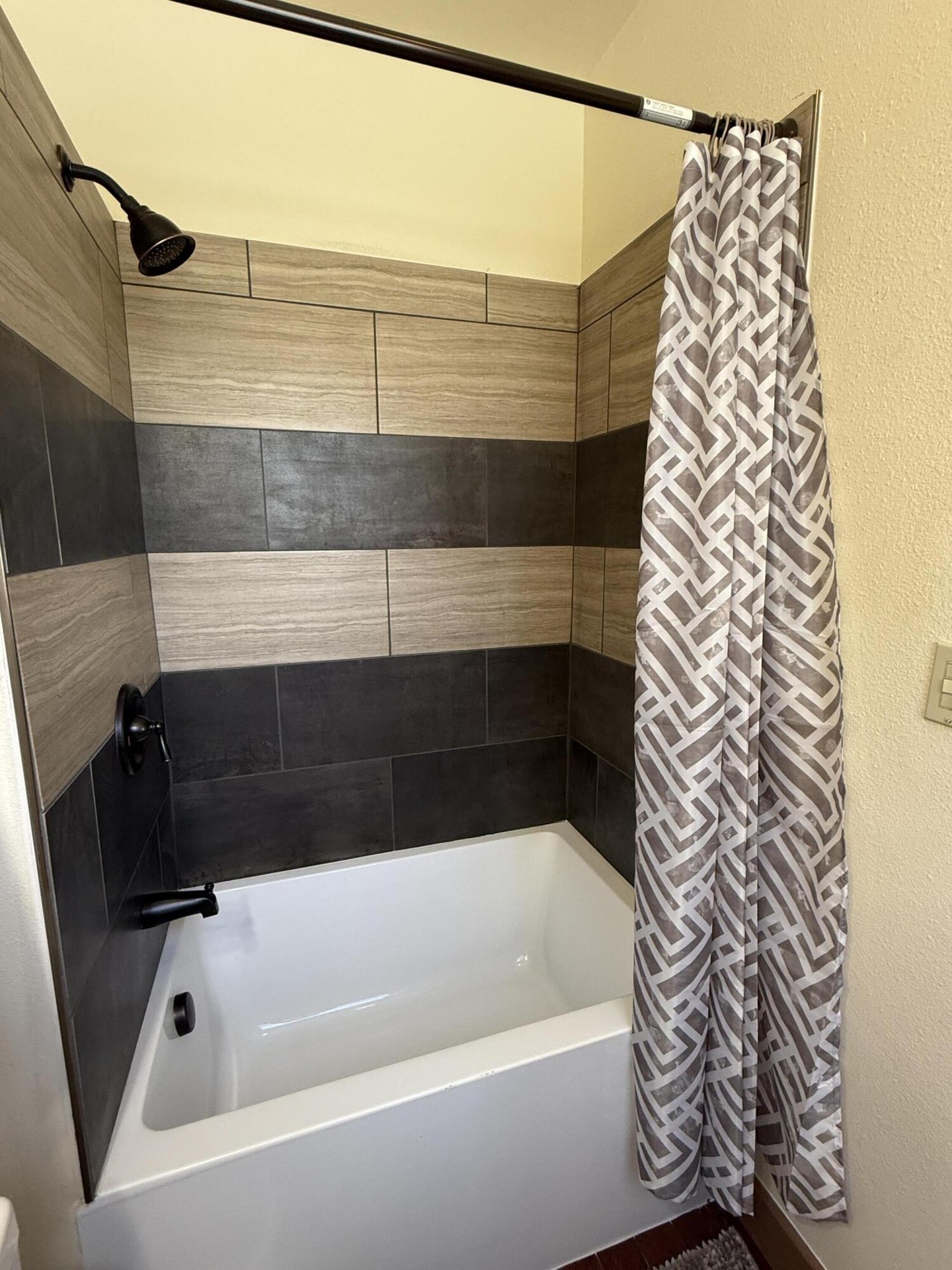 
                        Property photograph at
                        640 N ELM ST
                      