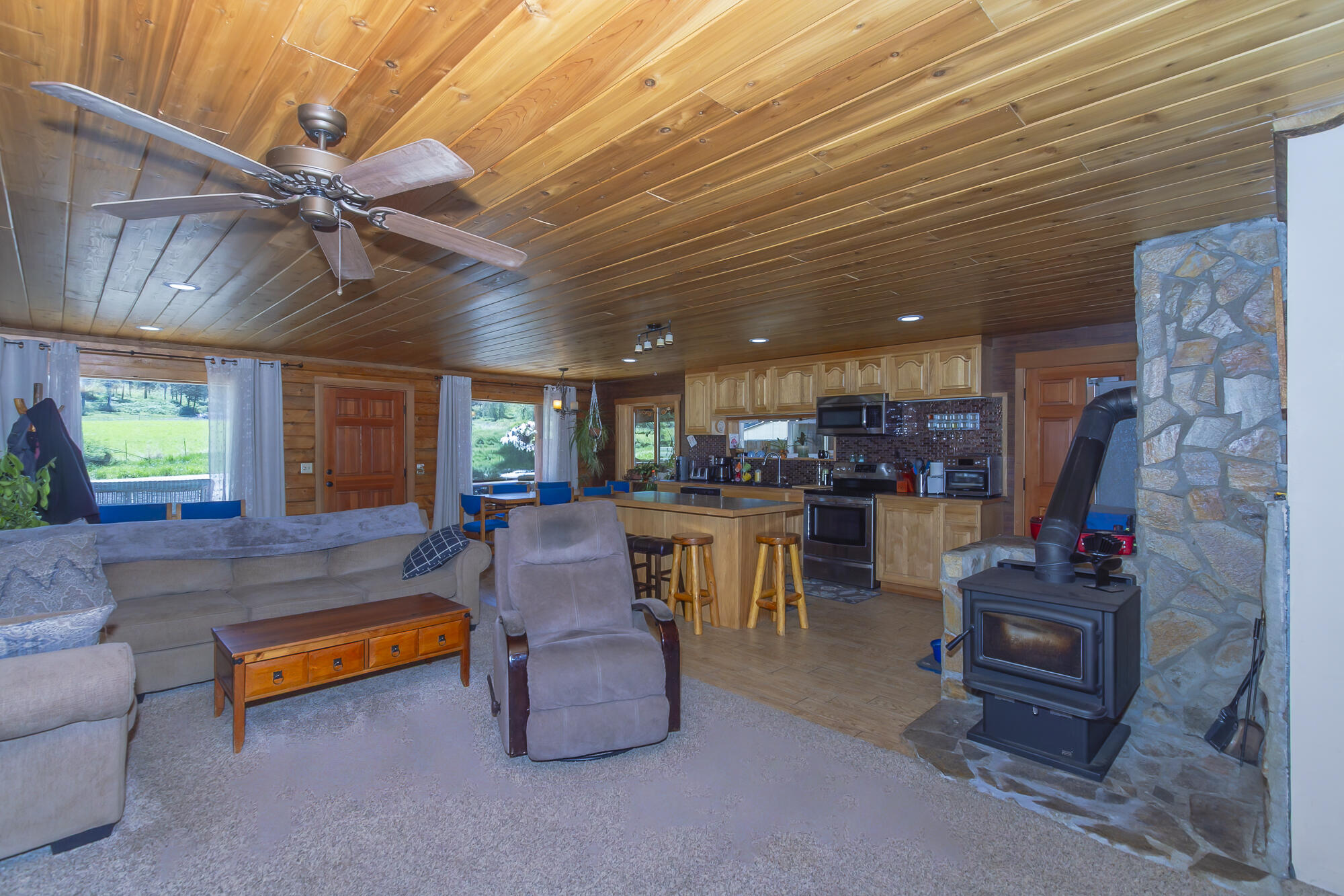 
                        Property photograph at
                        798 BARZEE RD
                      