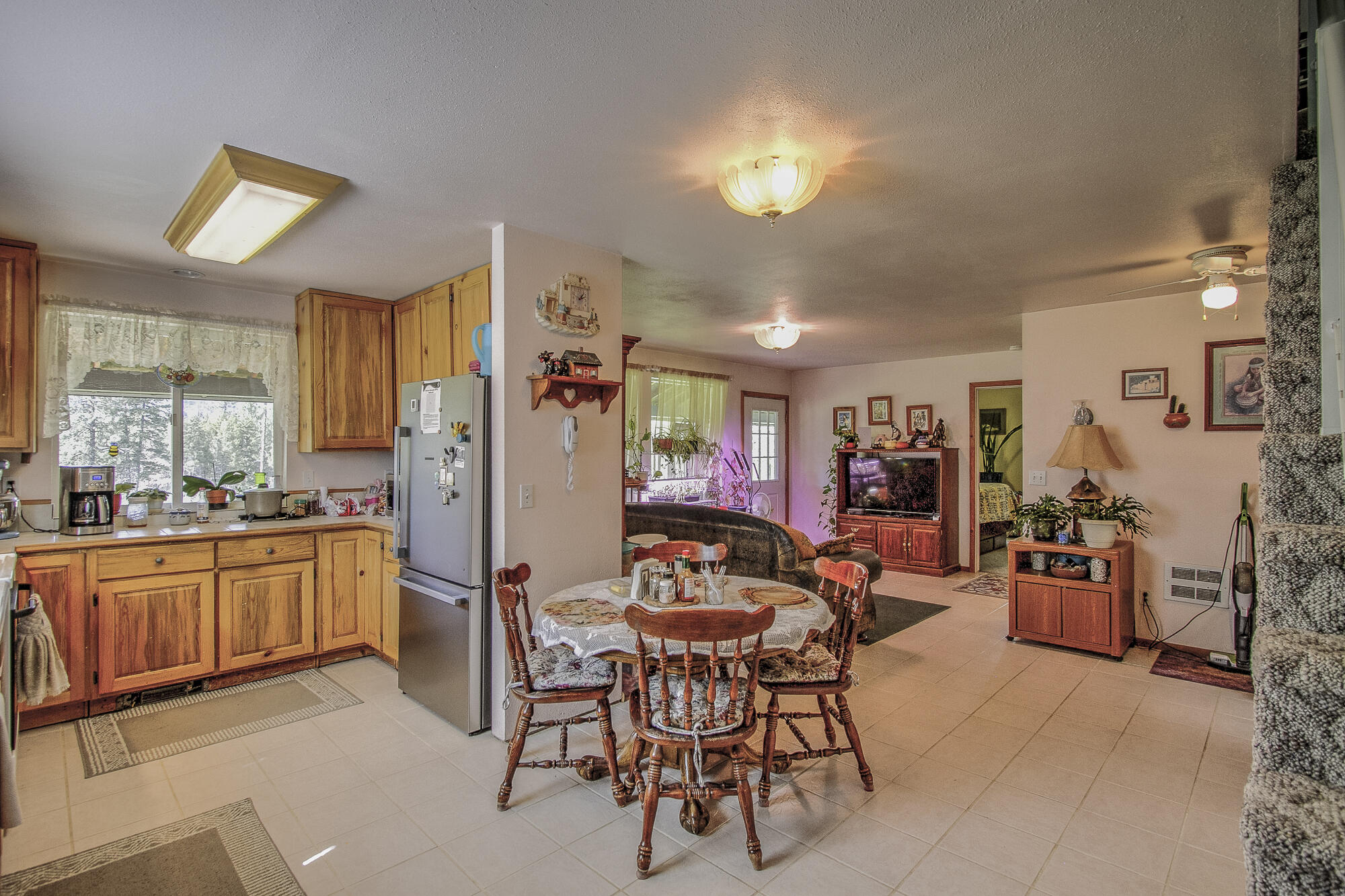 
                        Property photograph at
                        6731 RIVER WAY
                      