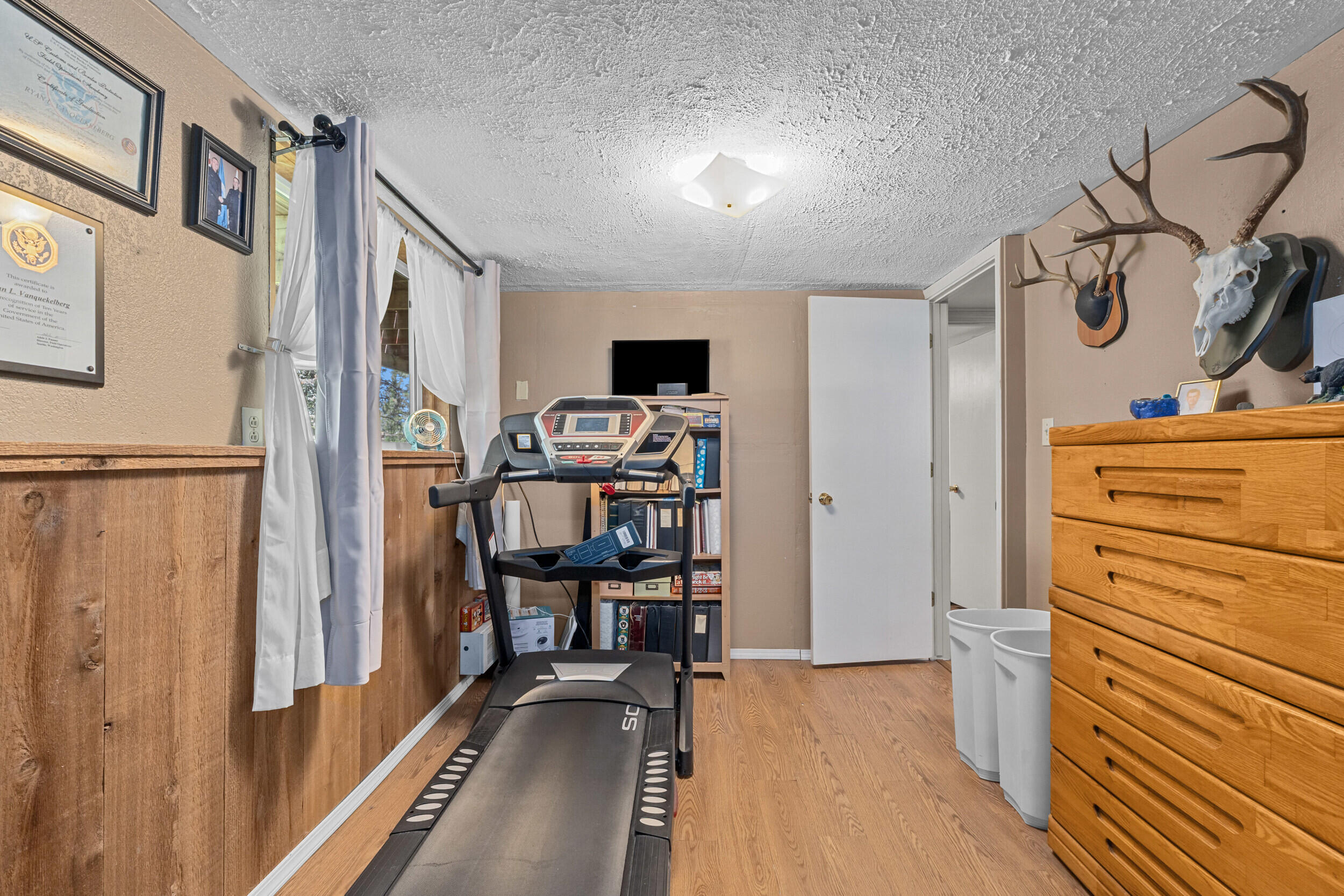 
                        Property photograph at
                        762 MAHONEY RD
                      