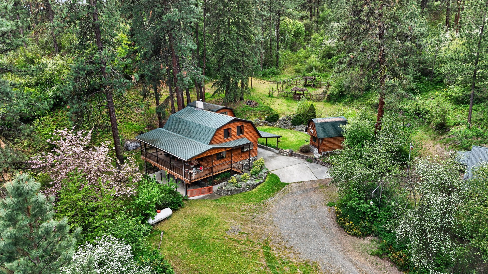 
                        Property photograph at
                        59 BISBEE CREEK LN
                      