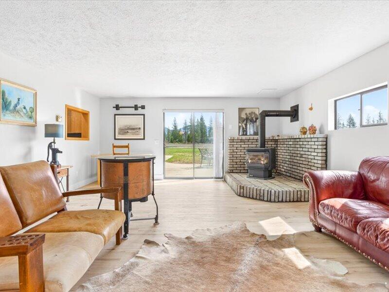
                        Property photograph at
                        147 RICHMOND LN
                      