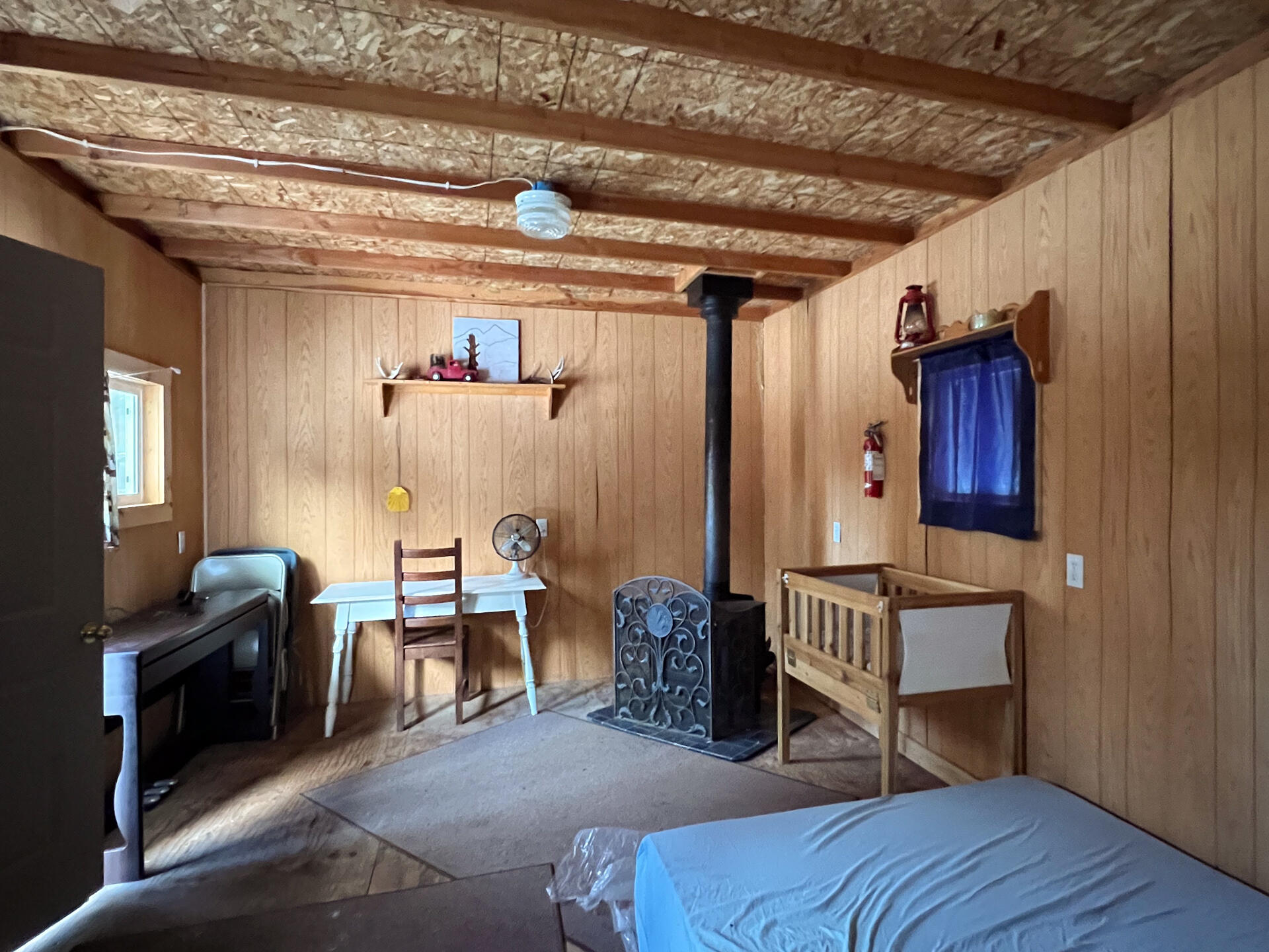 
                        Property photograph at
                        2559 UNITED COPPER MINE RD
                      