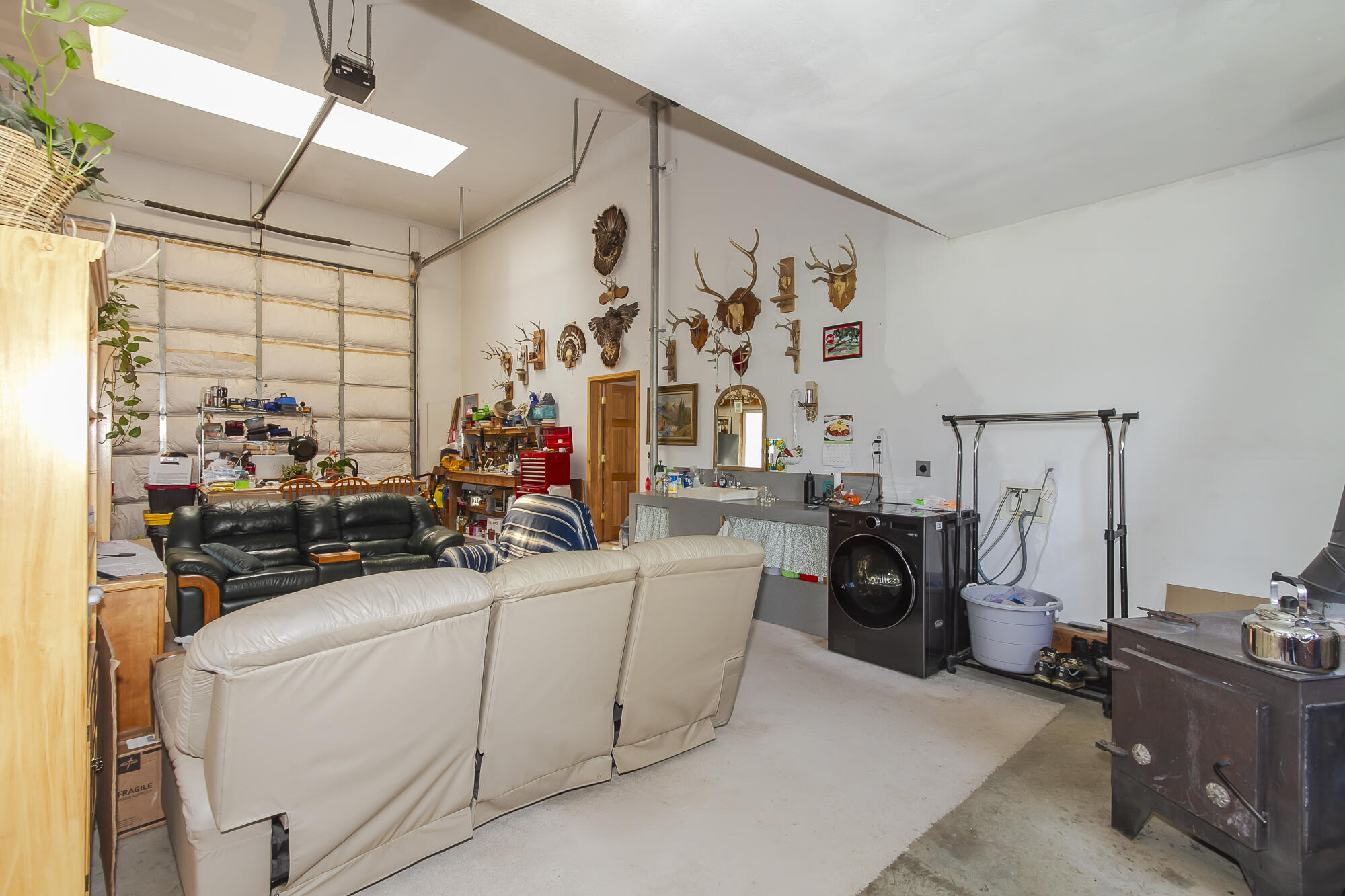 
                        Property photograph at
                        6731 RIVER WAY
                      