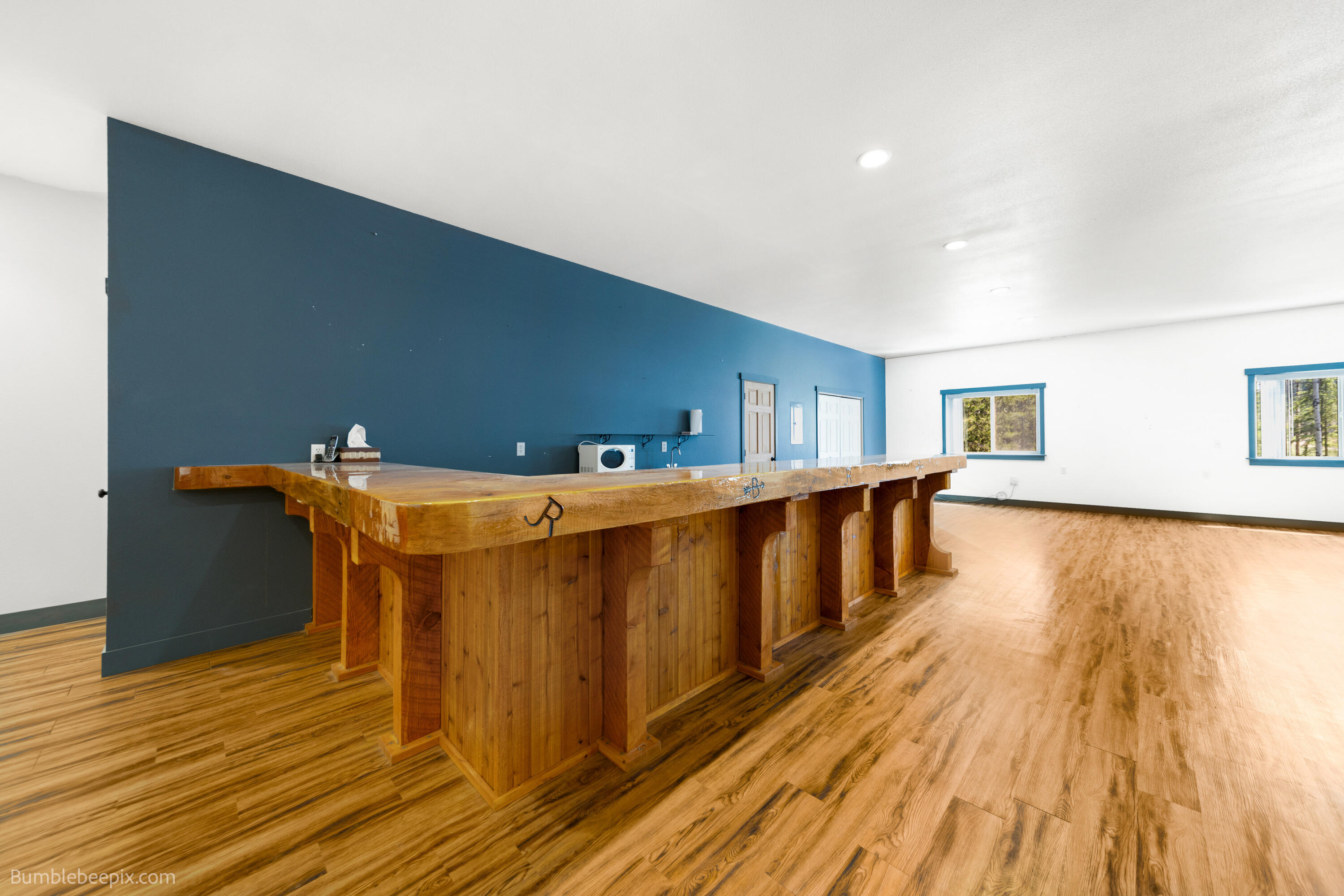 
                        Property photograph at
                        393958 HIGHWAY 20
                      
