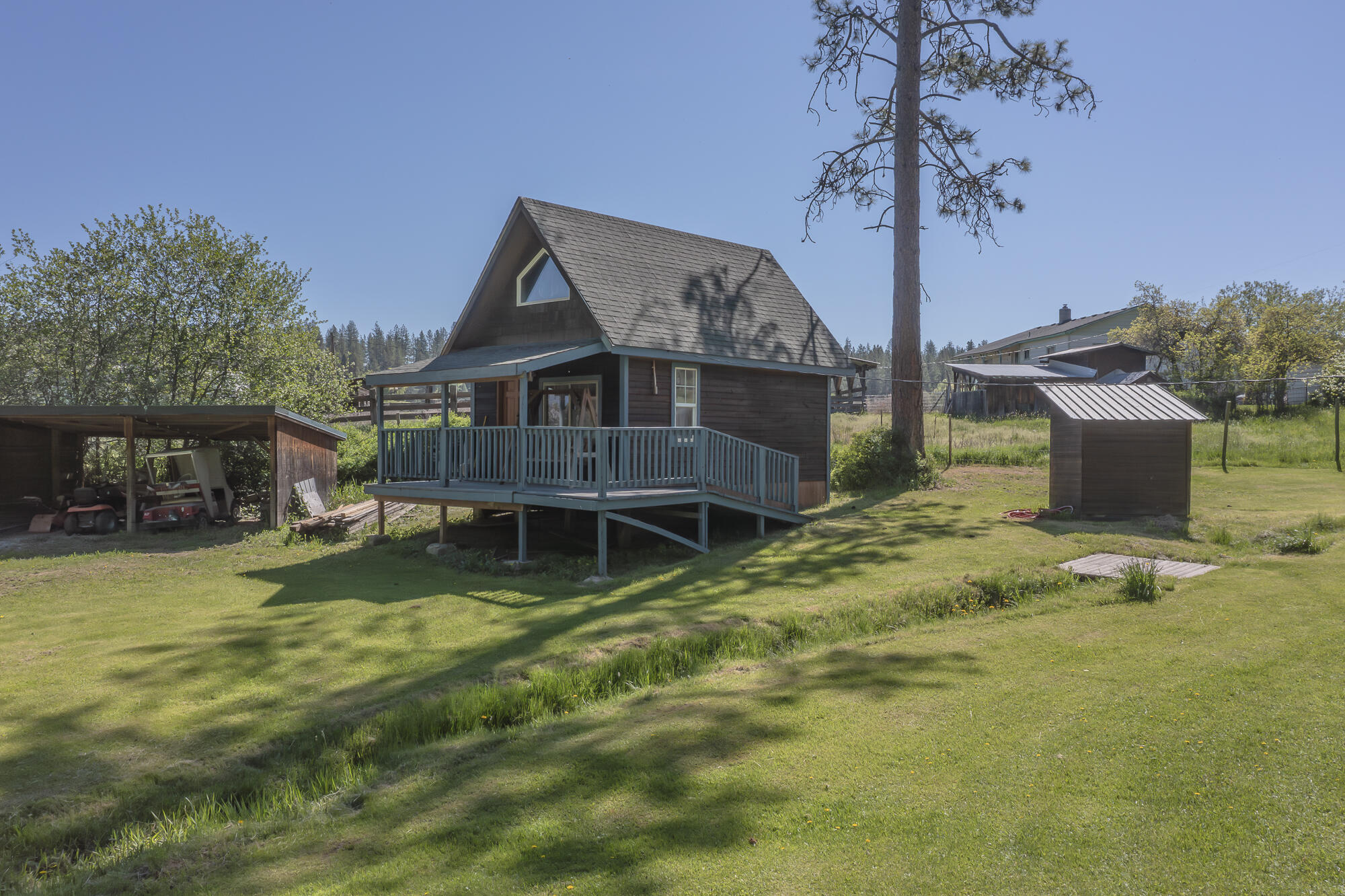 
                        Property photograph at
                        798 BARZEE RD
                      