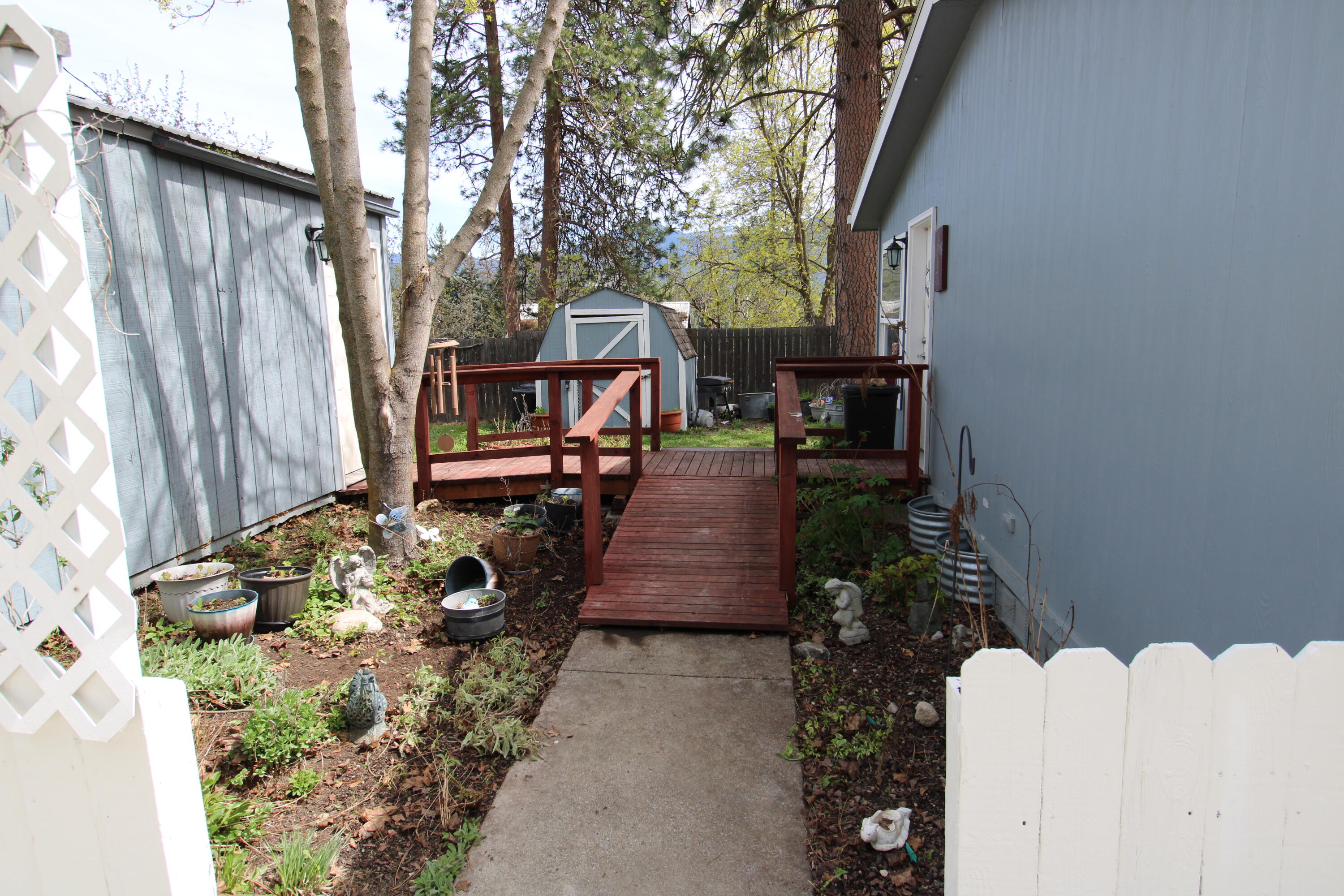 
                        Property photograph at
                        604 N WEST ST
                      