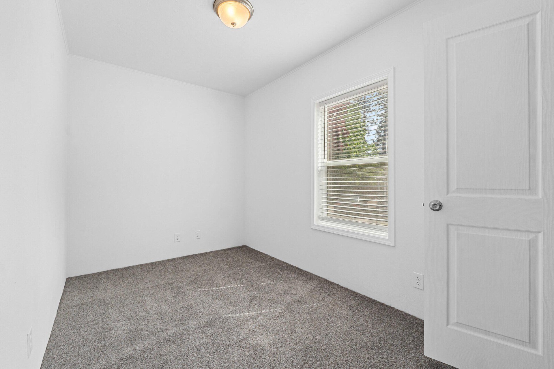 
                        Property photograph at
                        5 COLUMBIA DR
                      