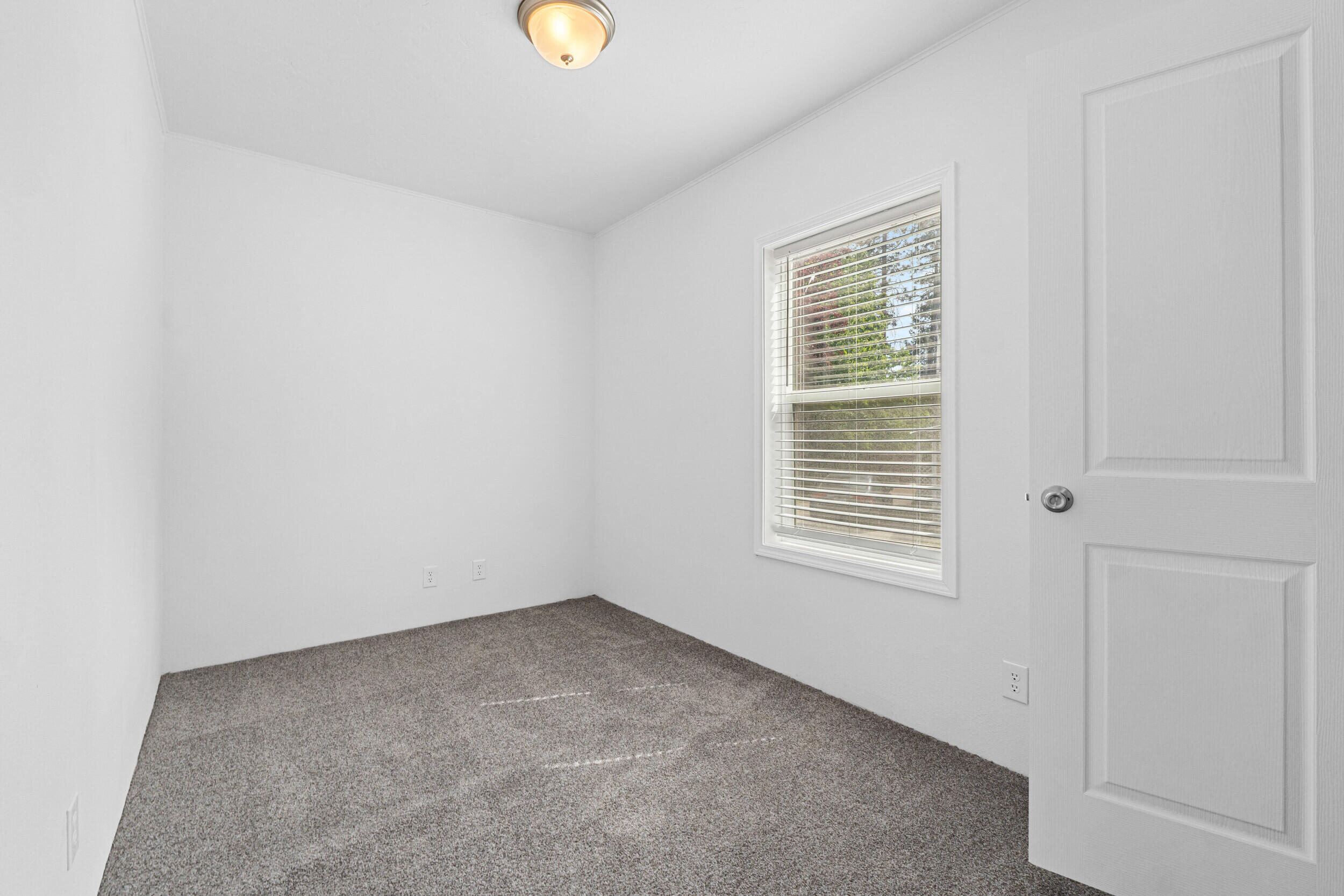 
                        Property photograph at
                        5 COLUMBIA DR
                      