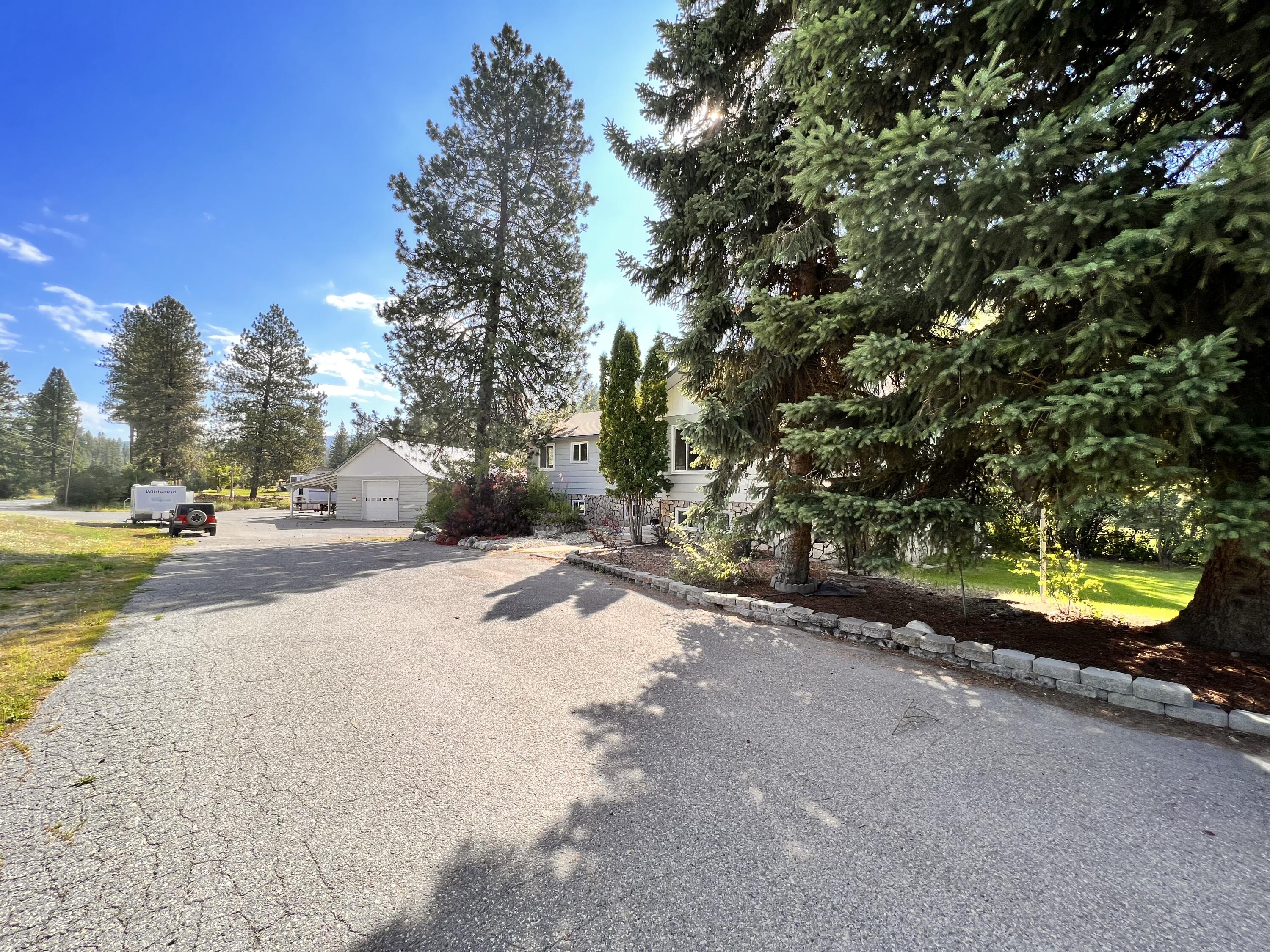 
                        Property photograph at
                        17320 HIGHWAY 21 N
                      