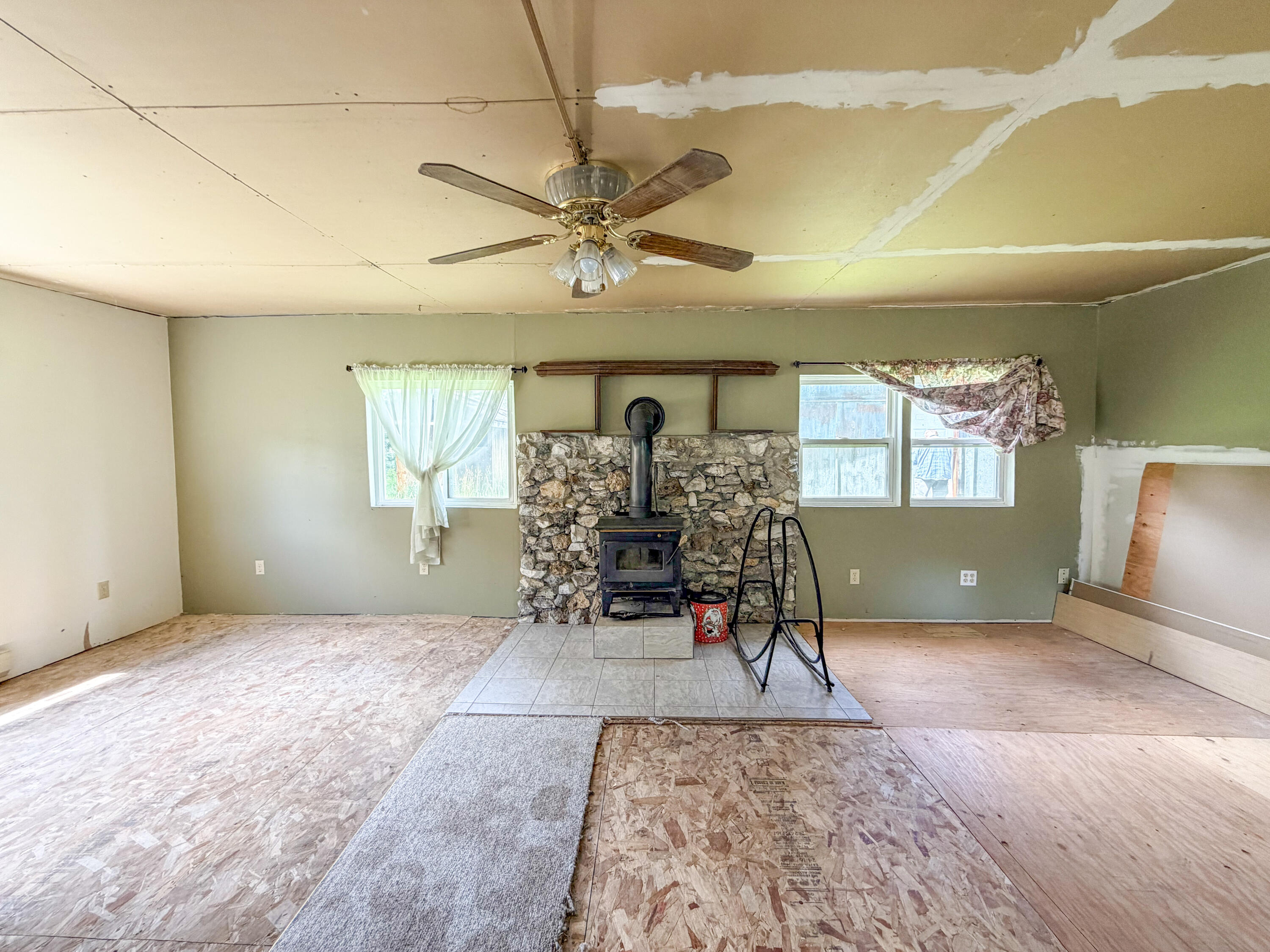 
                        Property photograph at
                        3154 HEATHER LANE
                      