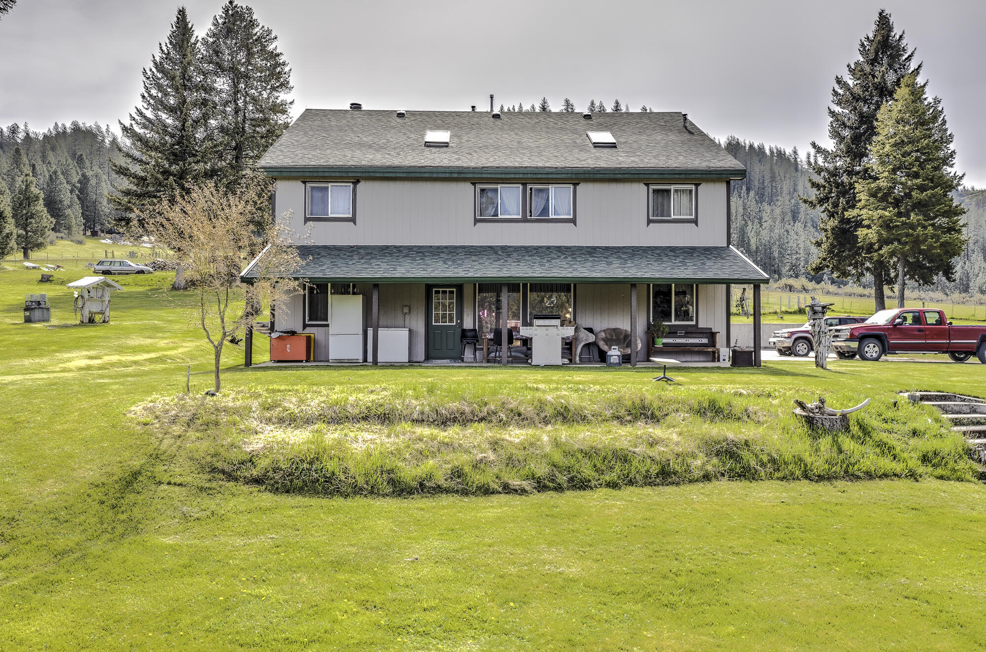 
            Exterior of
            6731 RIVER WAY
          