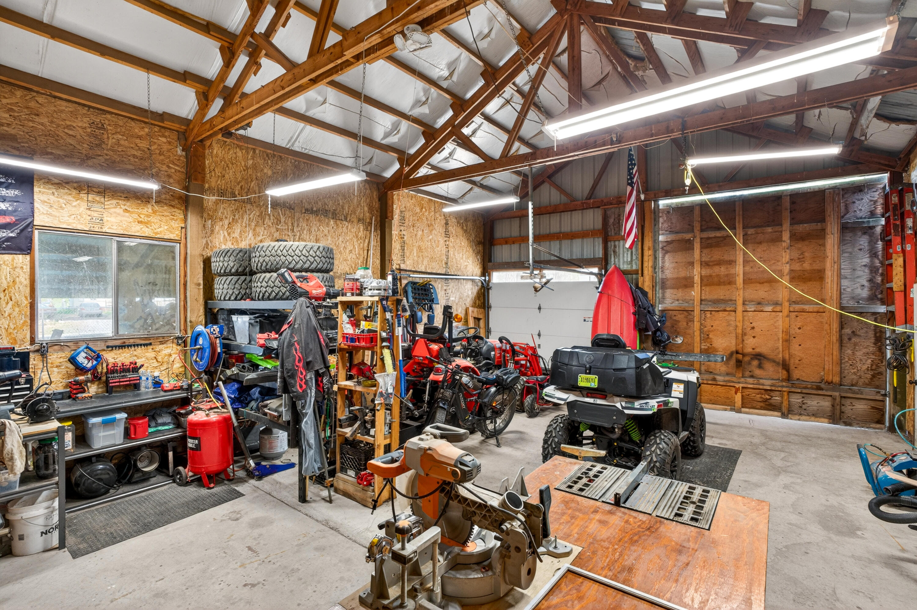 
                        Property photograph at
                        762 JOSEPH JESSICA RD
                      