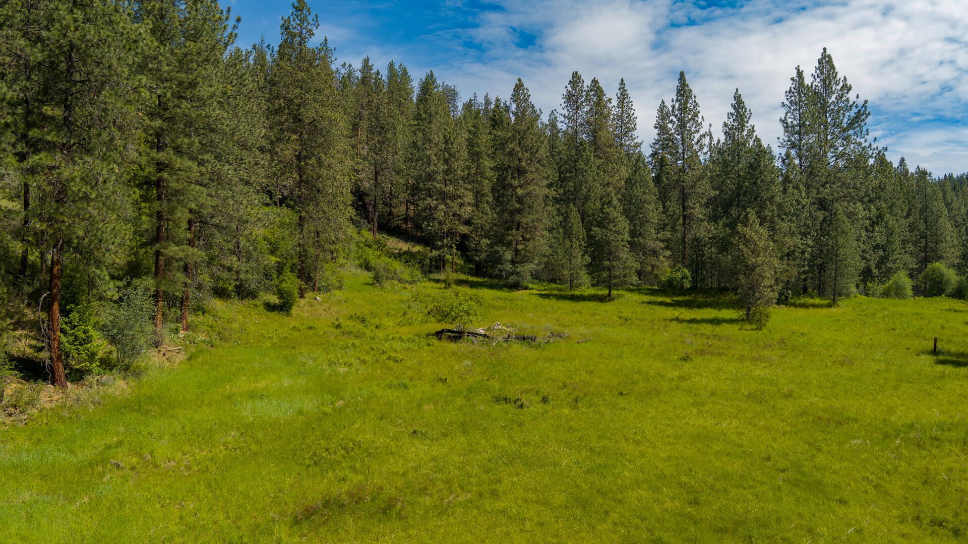 
                        Property photograph at
                        1763-I U.S. 395
                      