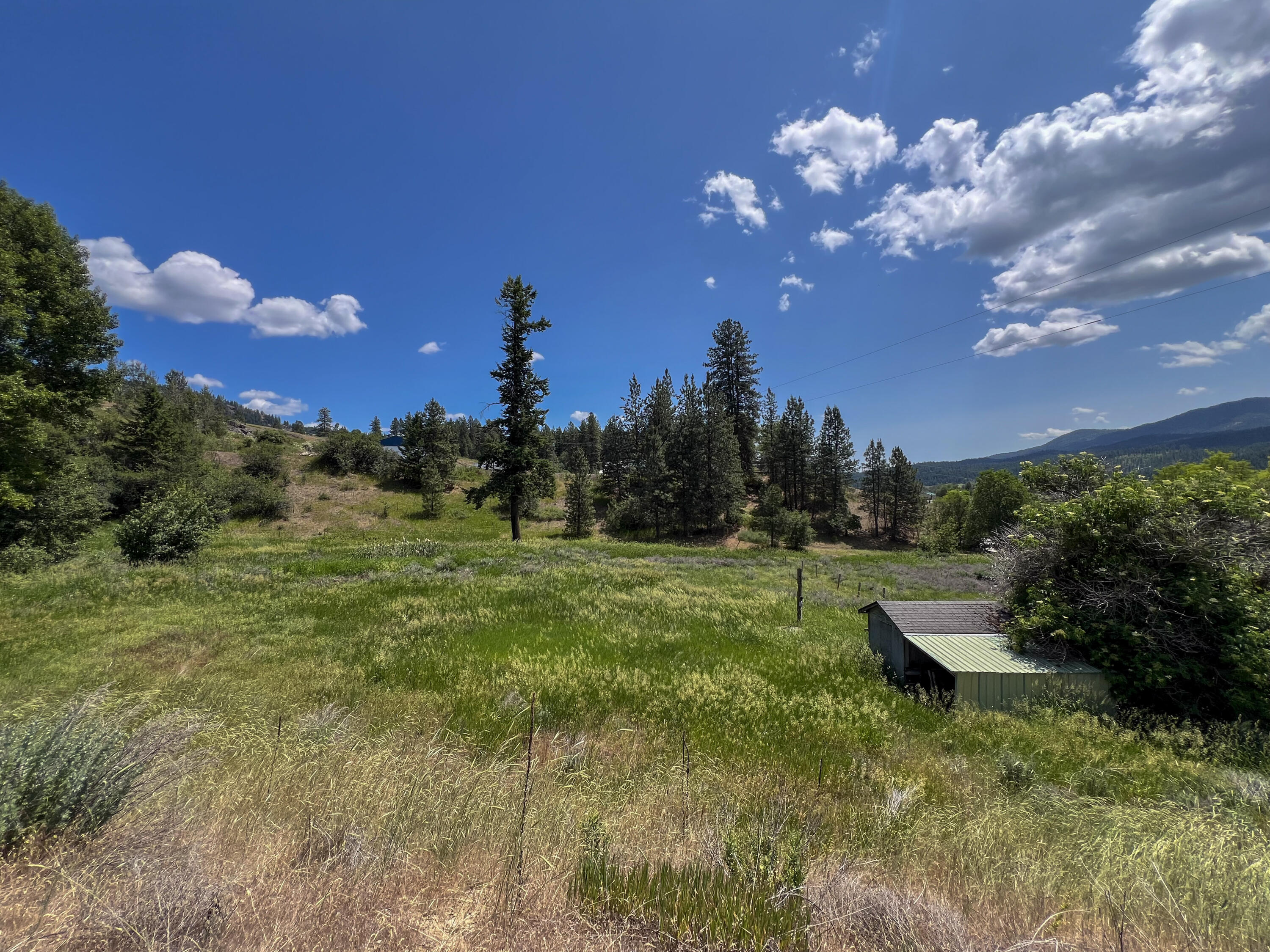 
                        Property photograph at
                        598 N HWY 395
                      
