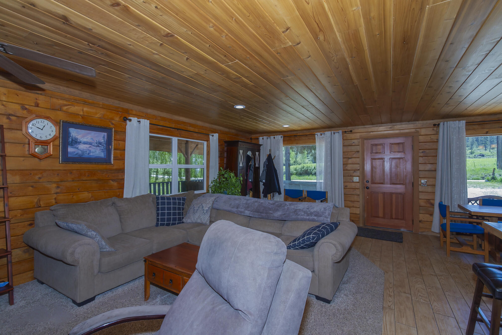 
                        Property photograph at
                        798 BARZEE RD
                      