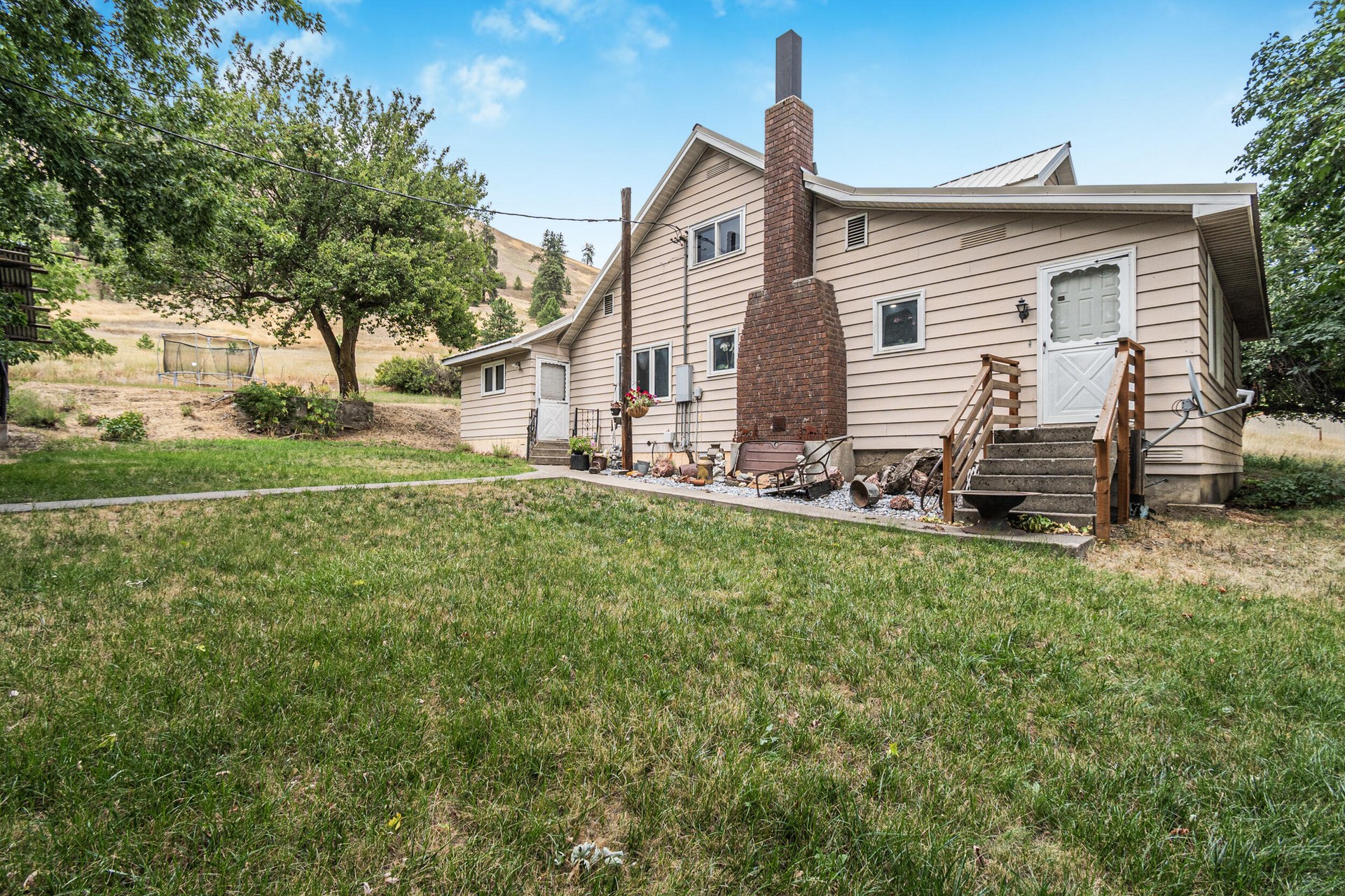 
                        Property photograph at
                        792 A HWY 395 N
                      