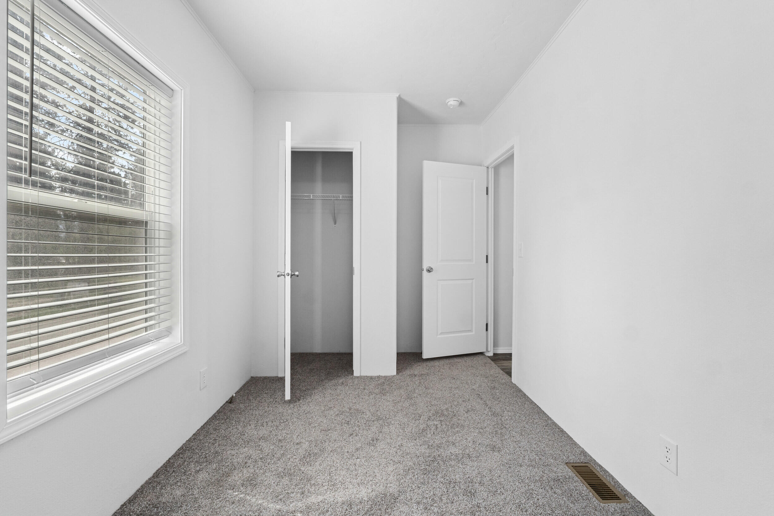 
                        Property photograph at
                        5 COLUMBIA DR
                      
