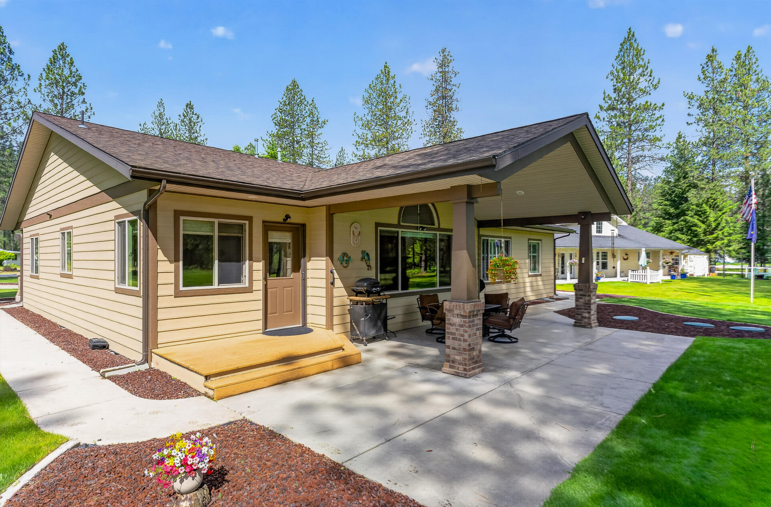 
                        Property photograph at
                        257 EAGLE DR
                      