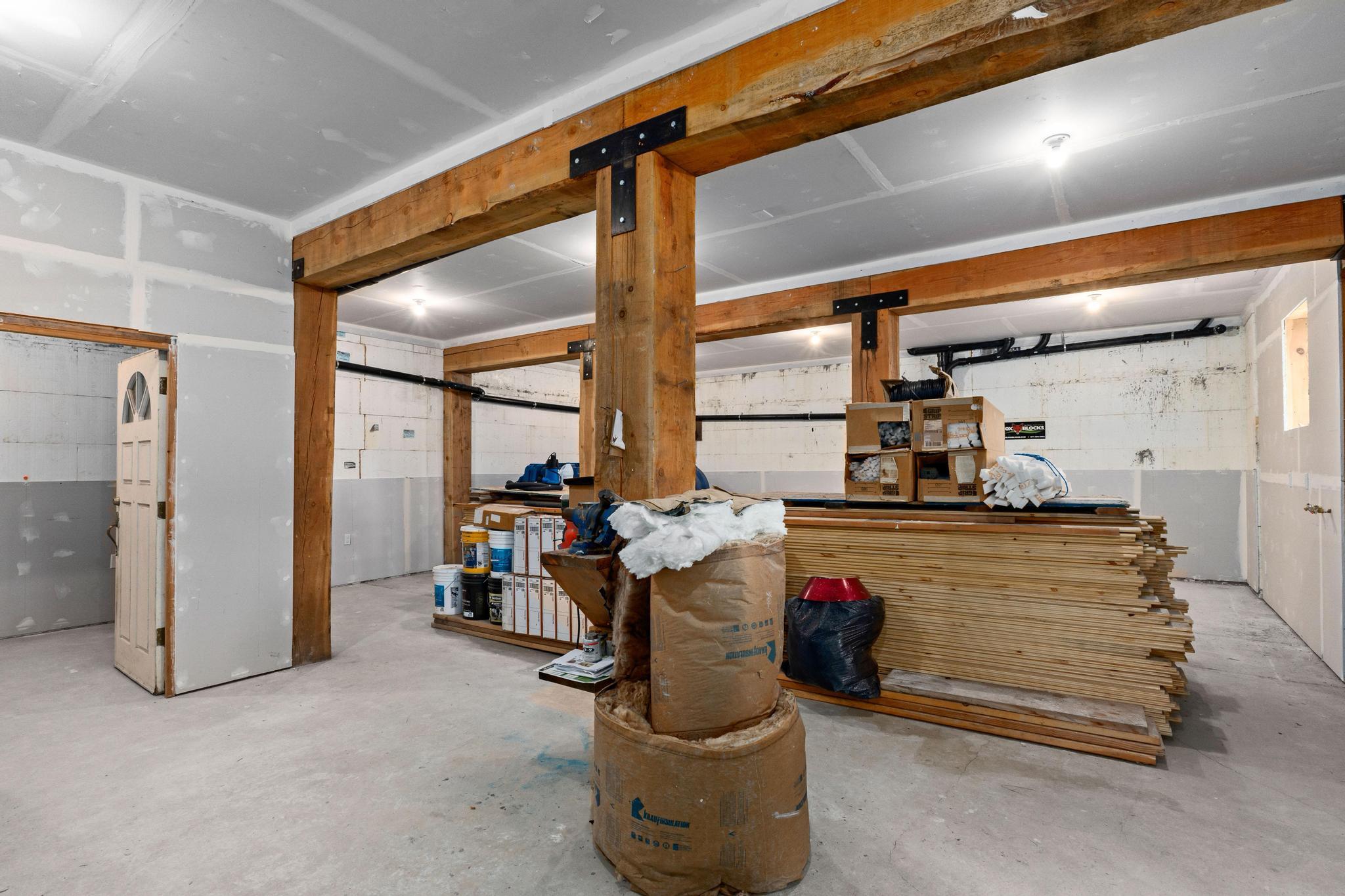 
                        Property photograph at
                        112 SUGARLOAF RD
                      
