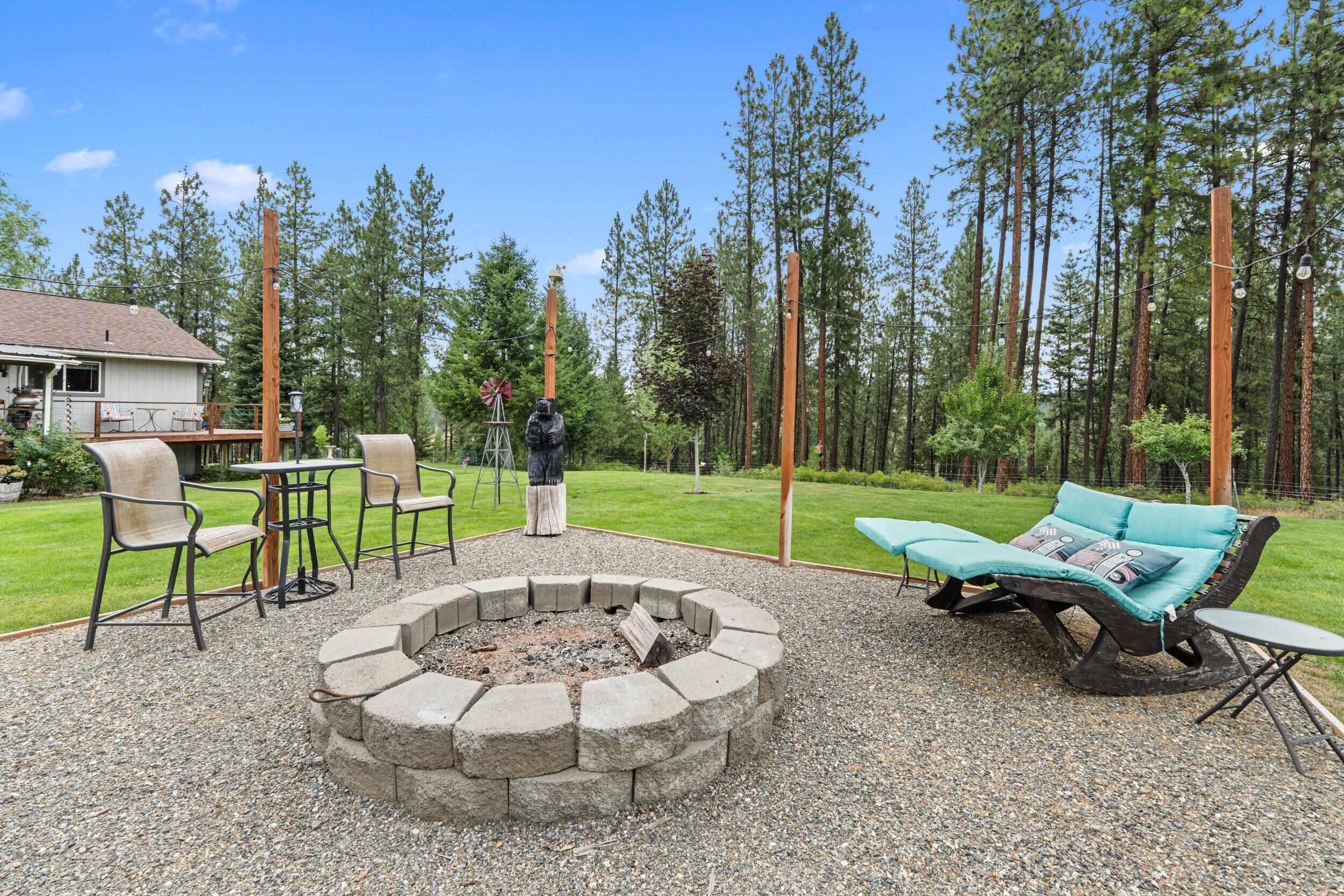 
                        Property photograph at
                        762 MAHONEY RD
                      