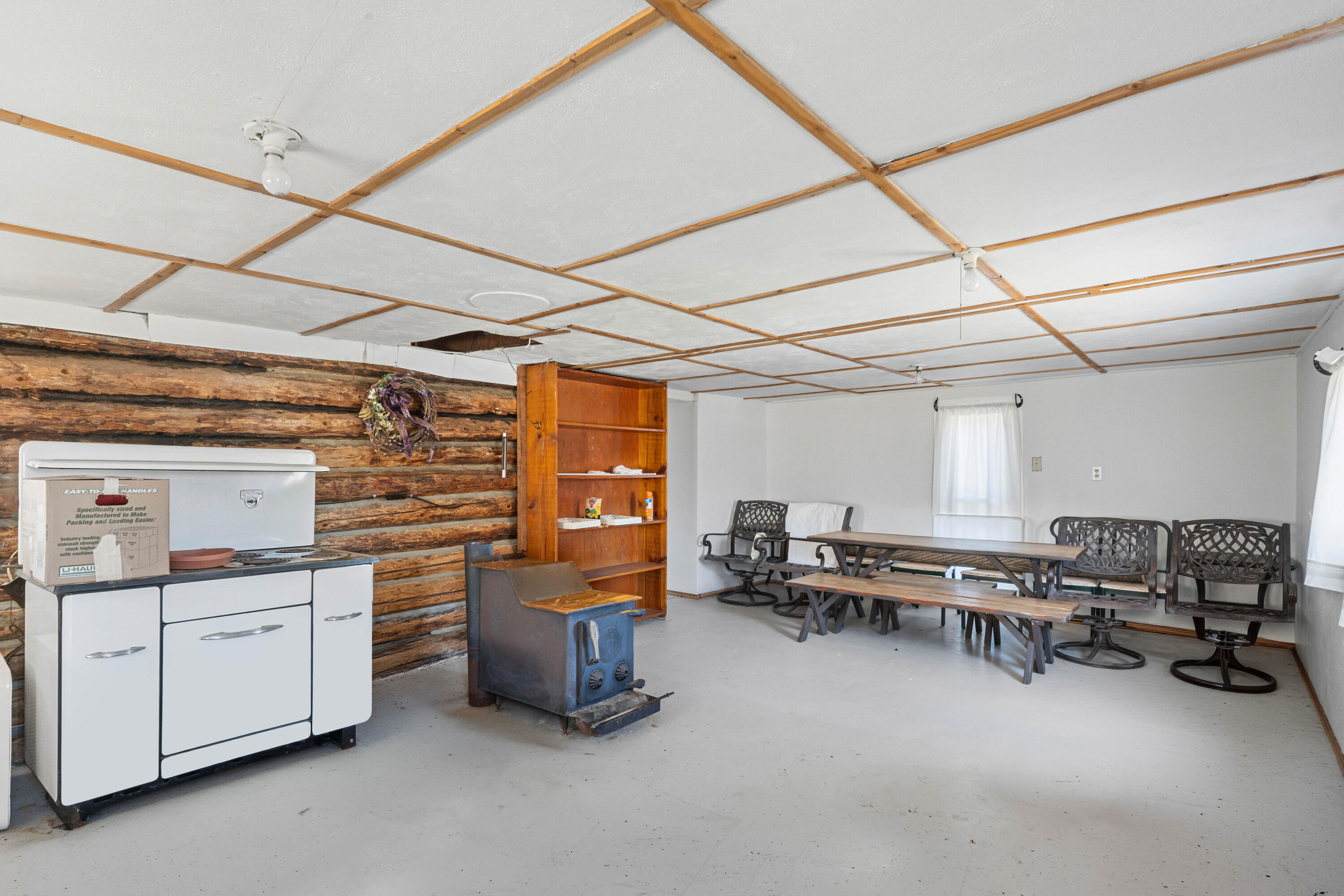 
                        Property photograph at
                        1114 N STOHR RD
                      