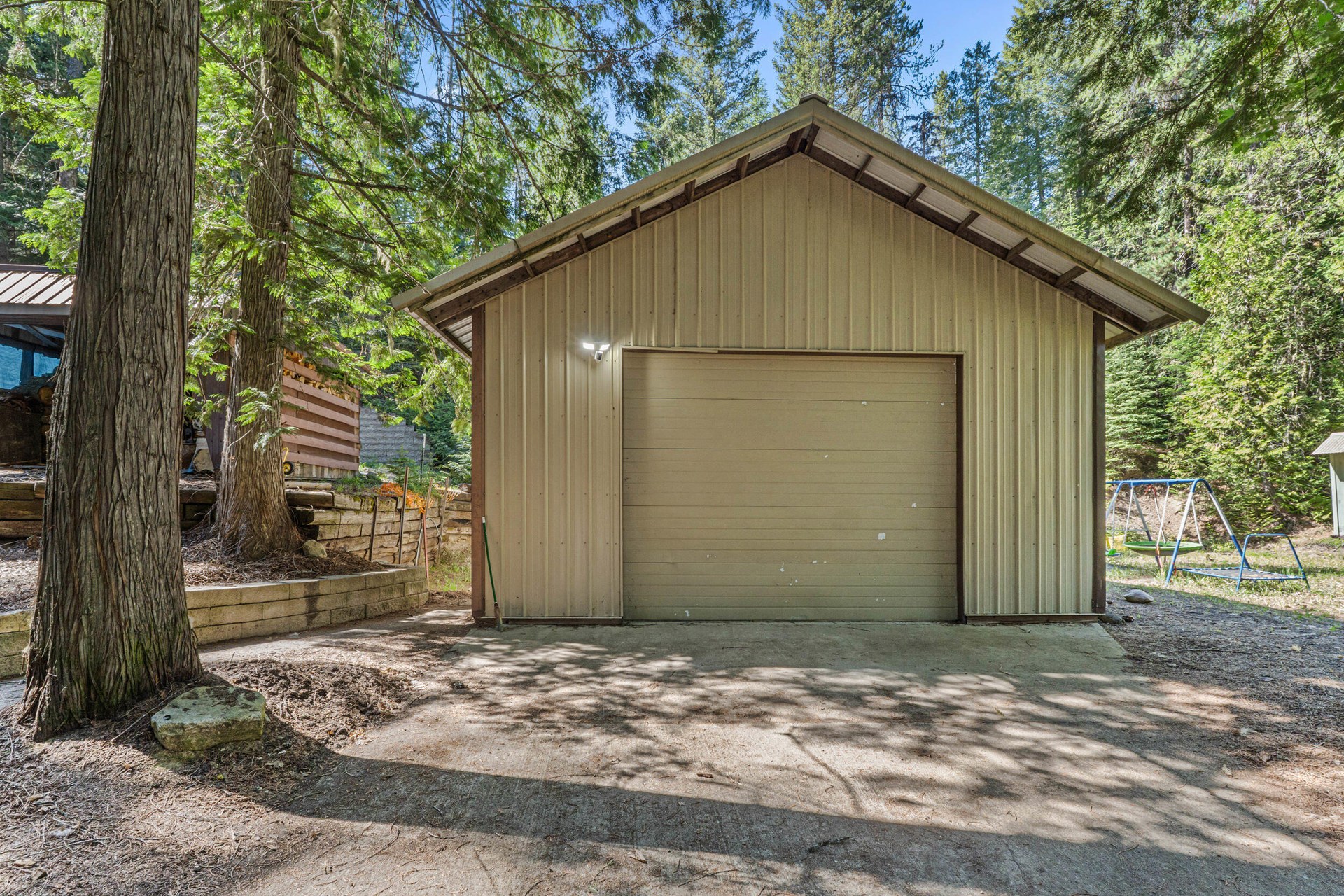 
                        Property photograph at
                        2594 TAMARACK DR
                      