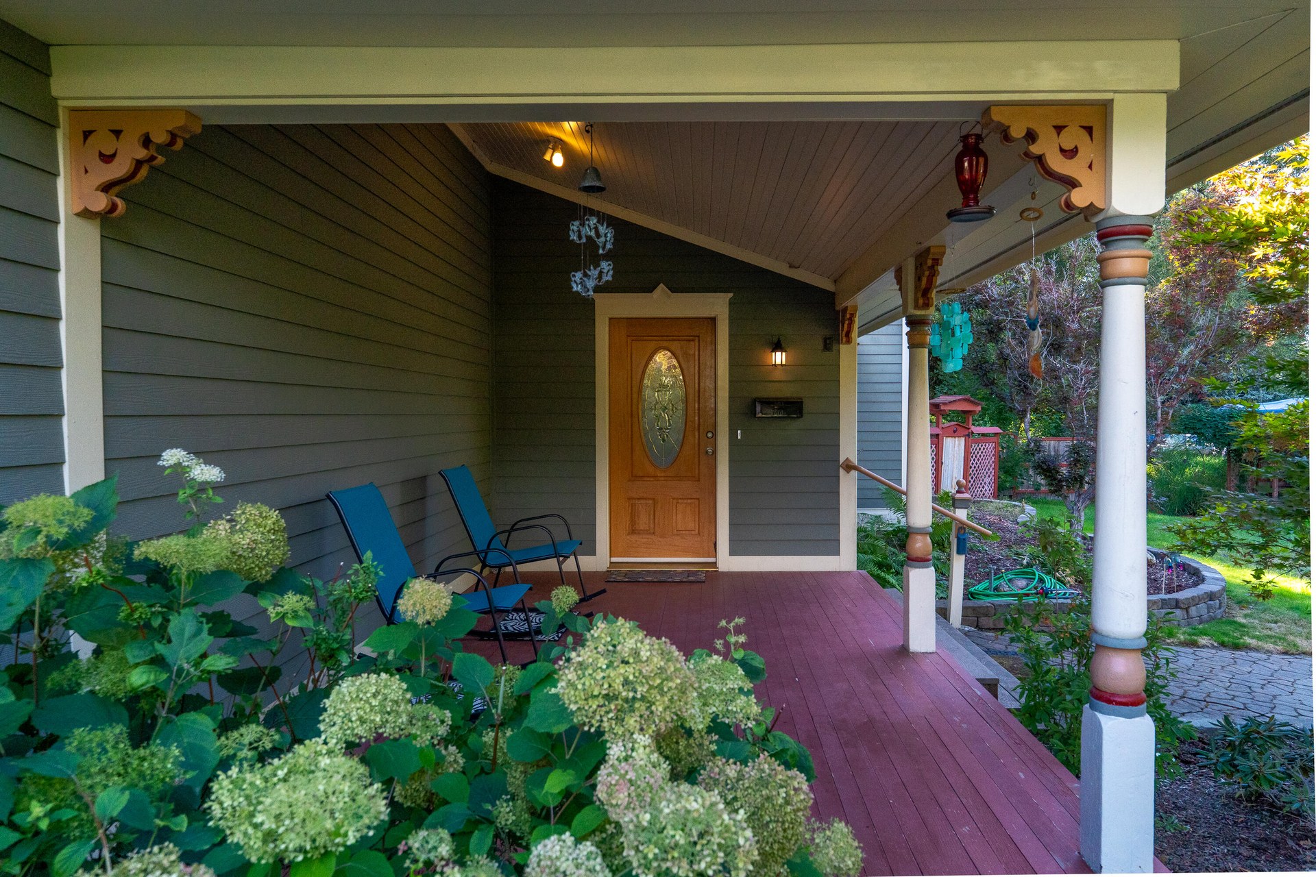 
                        Property photograph at
                        903 W KING ST
                      